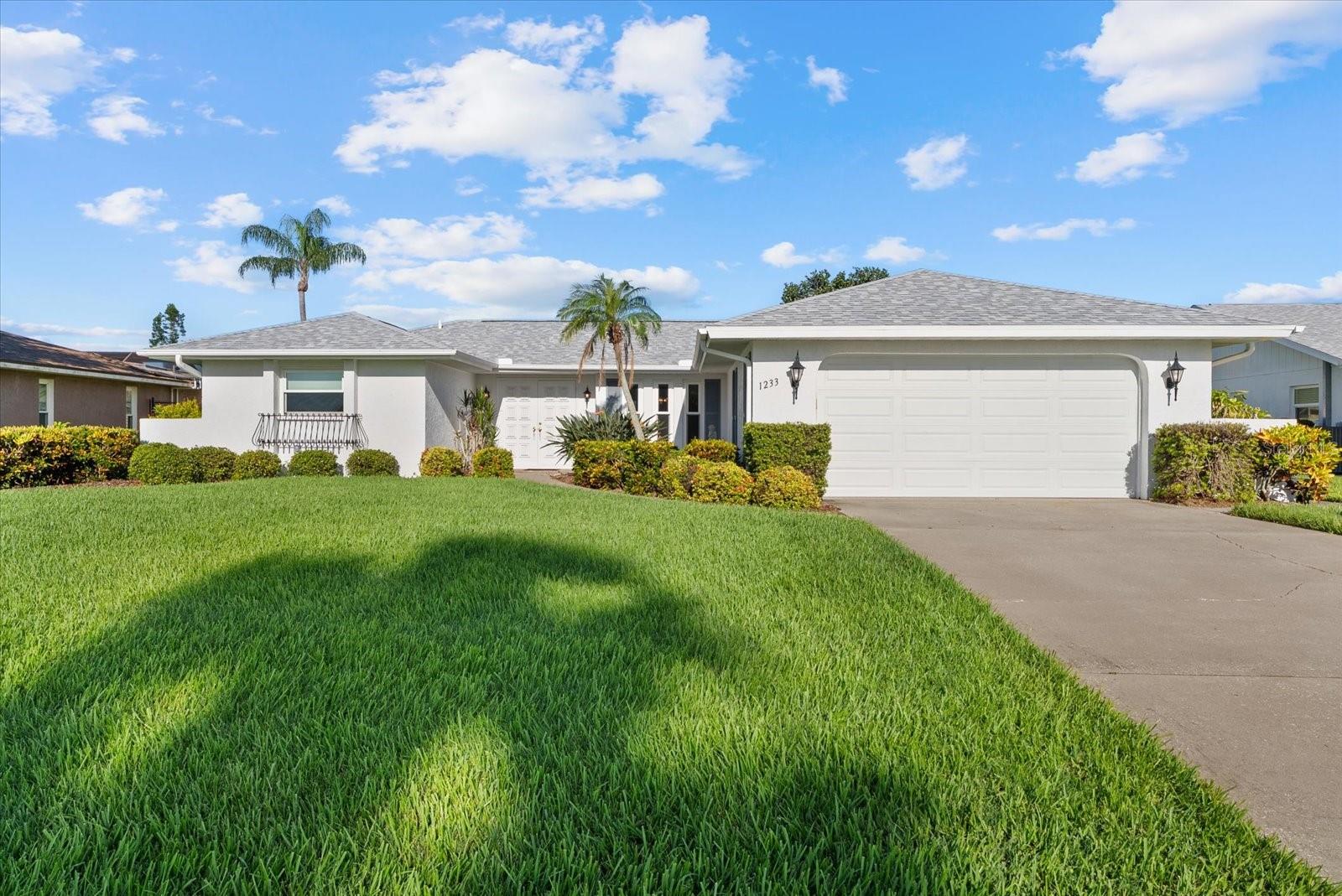 1233 Pinebrook Way Property Photo 3