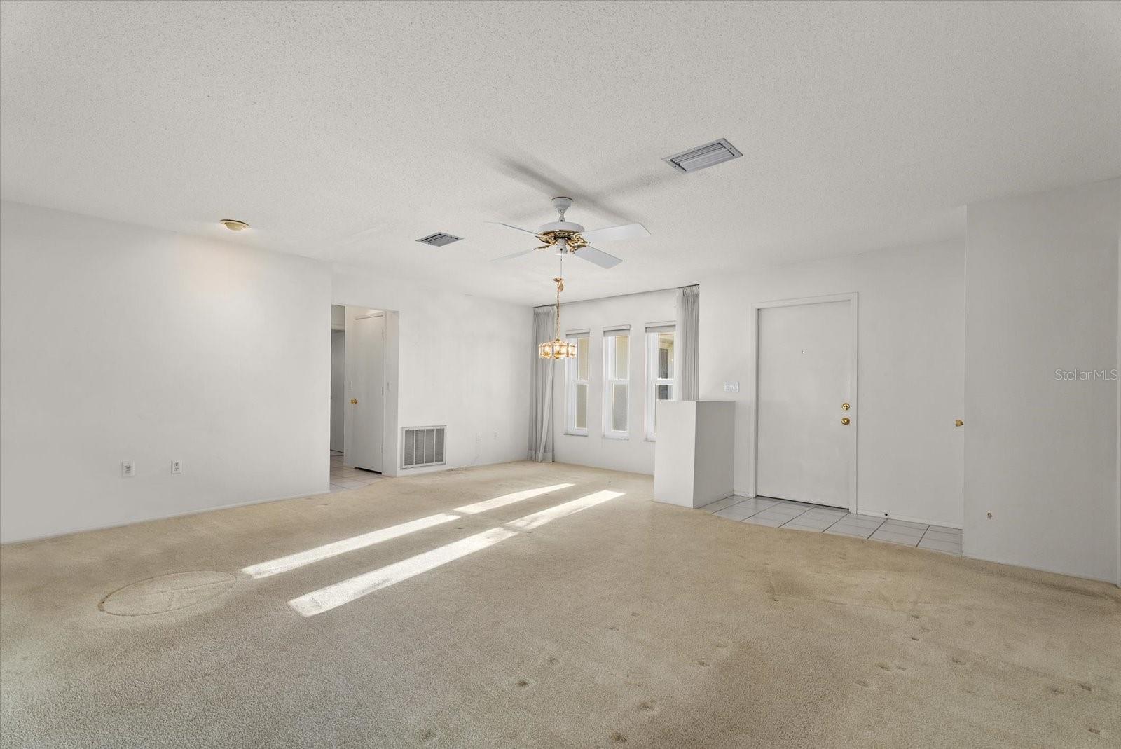 1233 Pinebrook Way Property Photo 6
