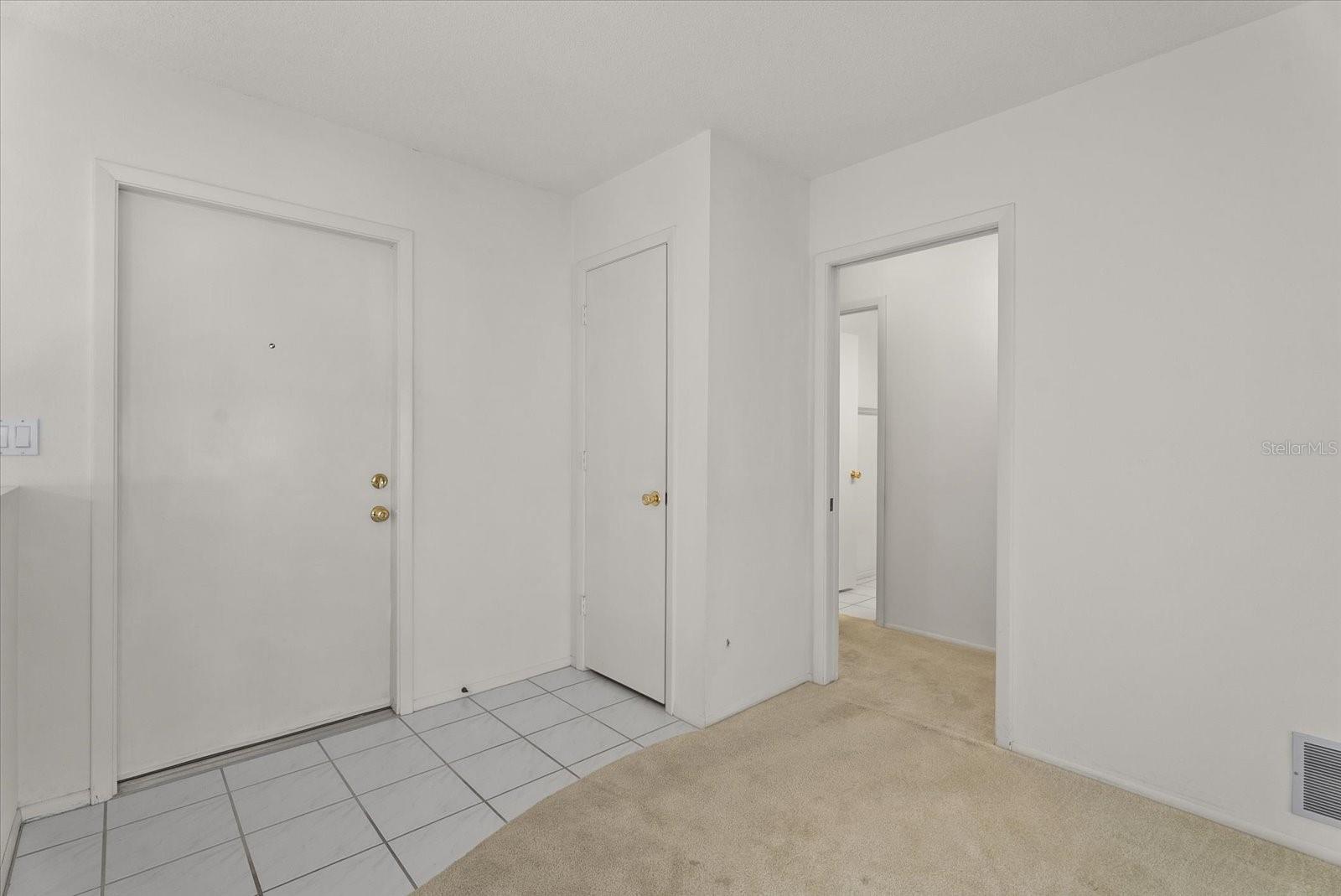 1233 Pinebrook Way Property Photo 7