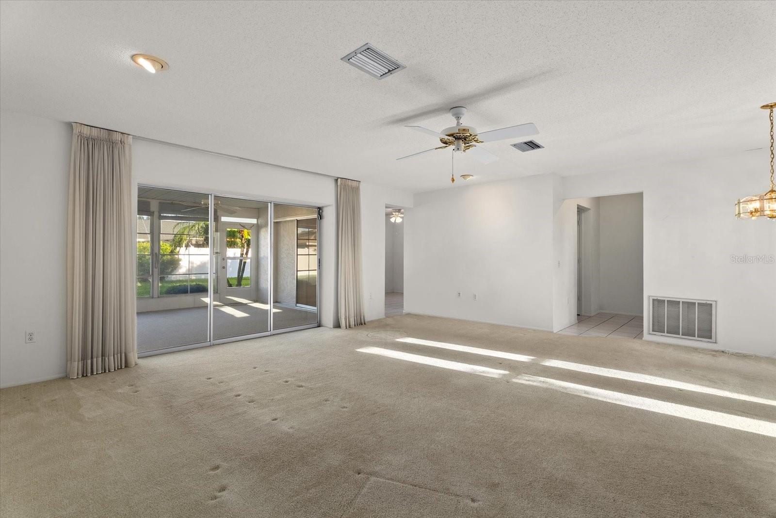 1233 Pinebrook Way Property Photo 9