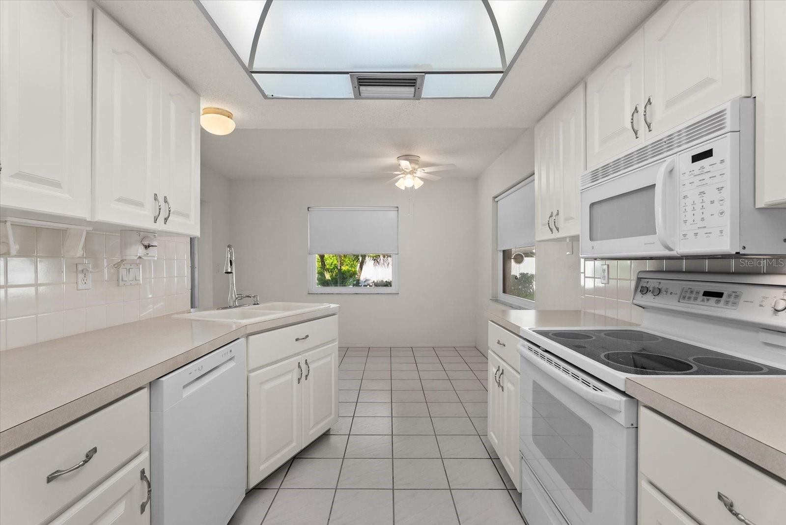 1233 Pinebrook Way Property Photo 11