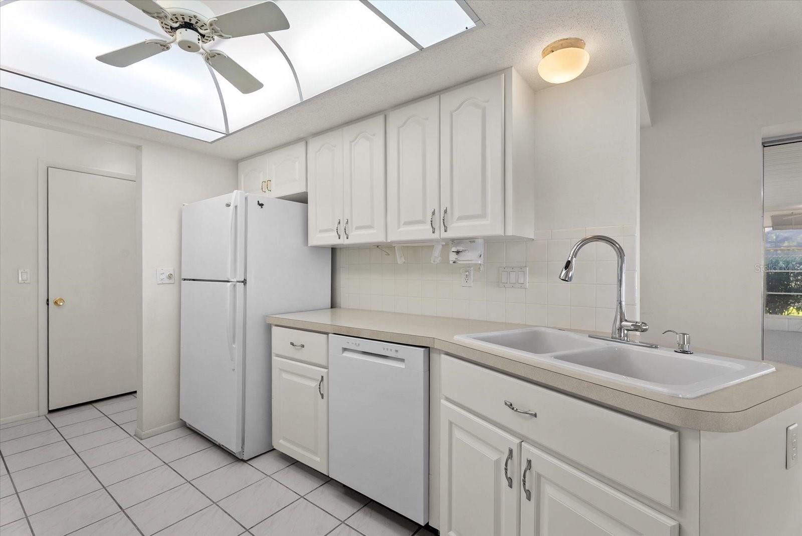 1233 Pinebrook Way Property Photo 13