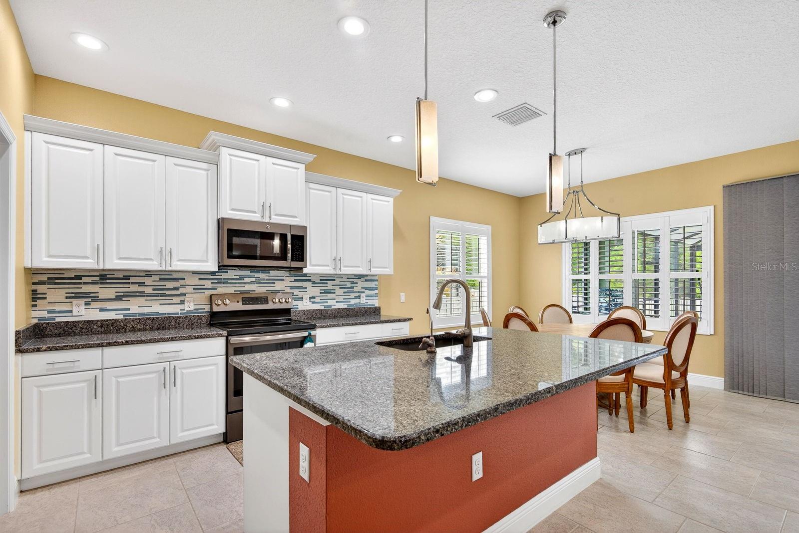 7428 Ridgelake Cir Property Photo 15