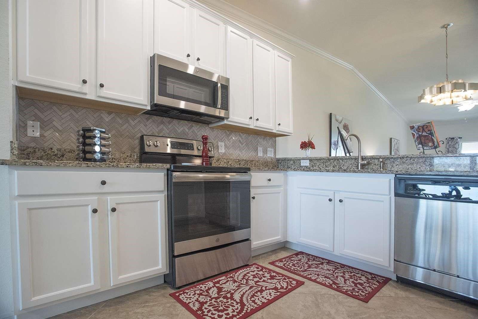 5557 Palmer Cir #205 Property Photo 14