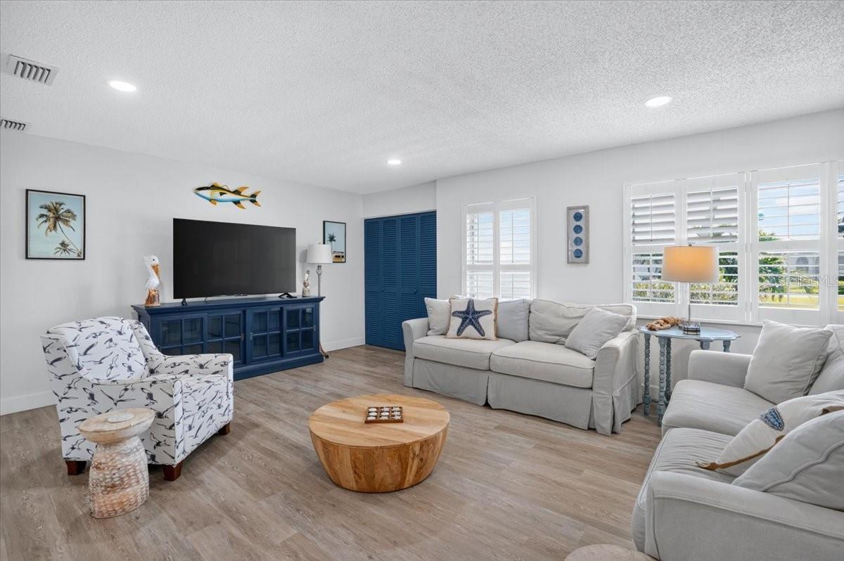 5016 Mangrove Point Rd Property Photo 7
