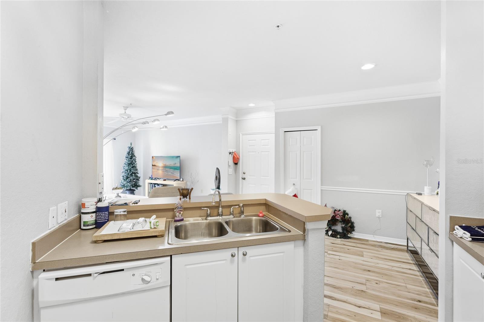 5134 Northridge Rd #208 Property Photo 12