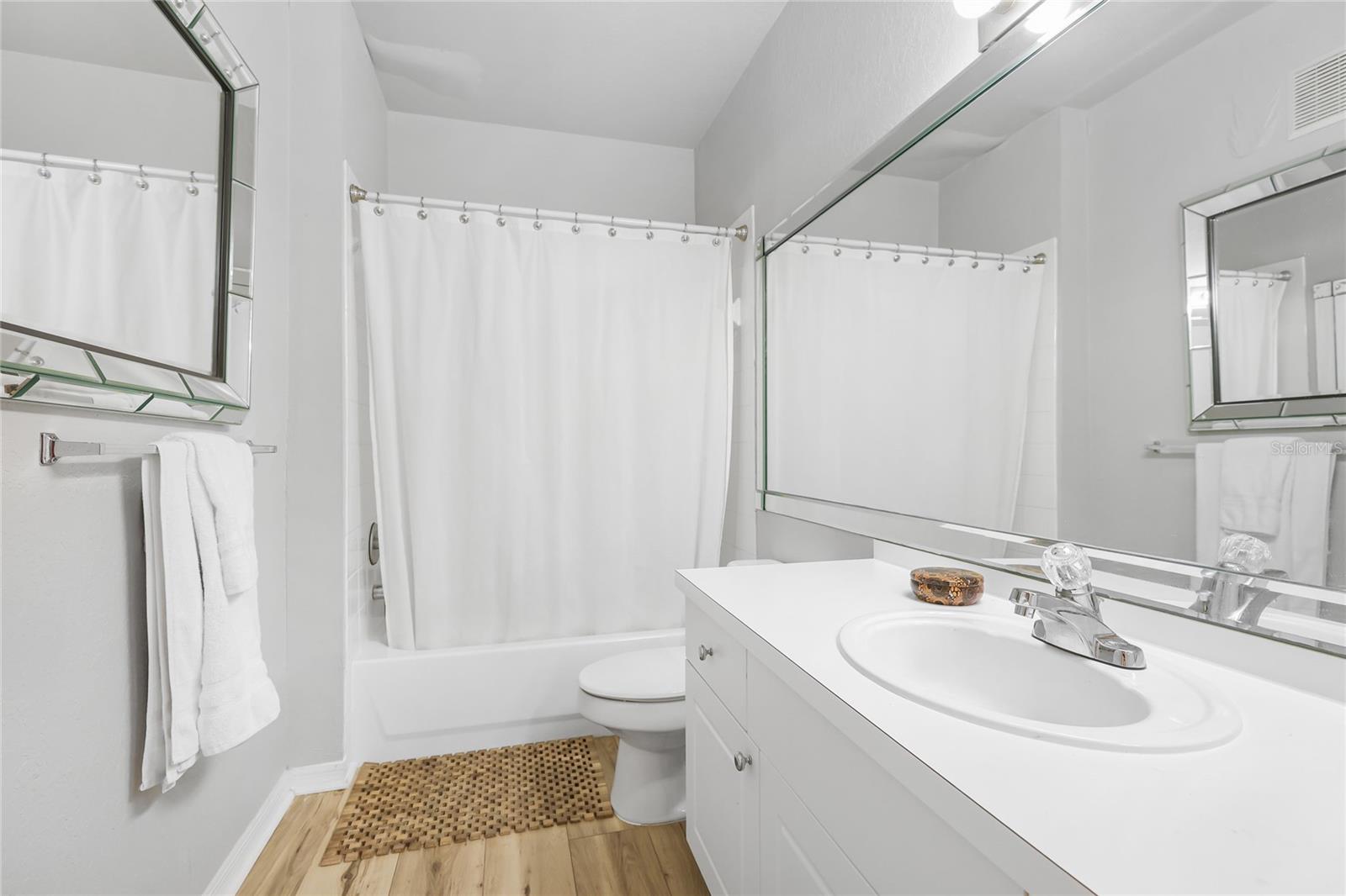 5134 Northridge Rd #208 Property Photo 16