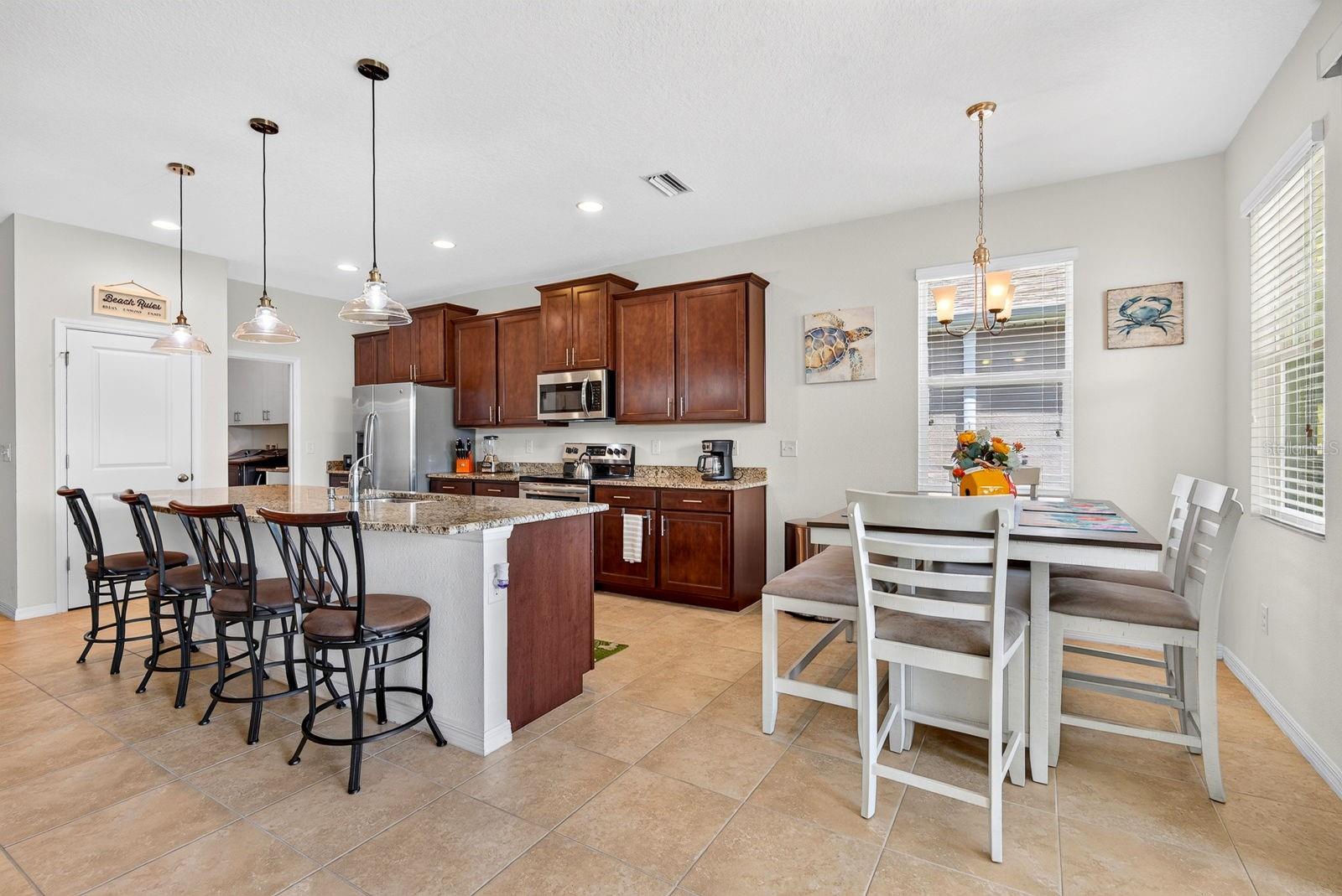 6435 Devesta Loop Property Photo 7