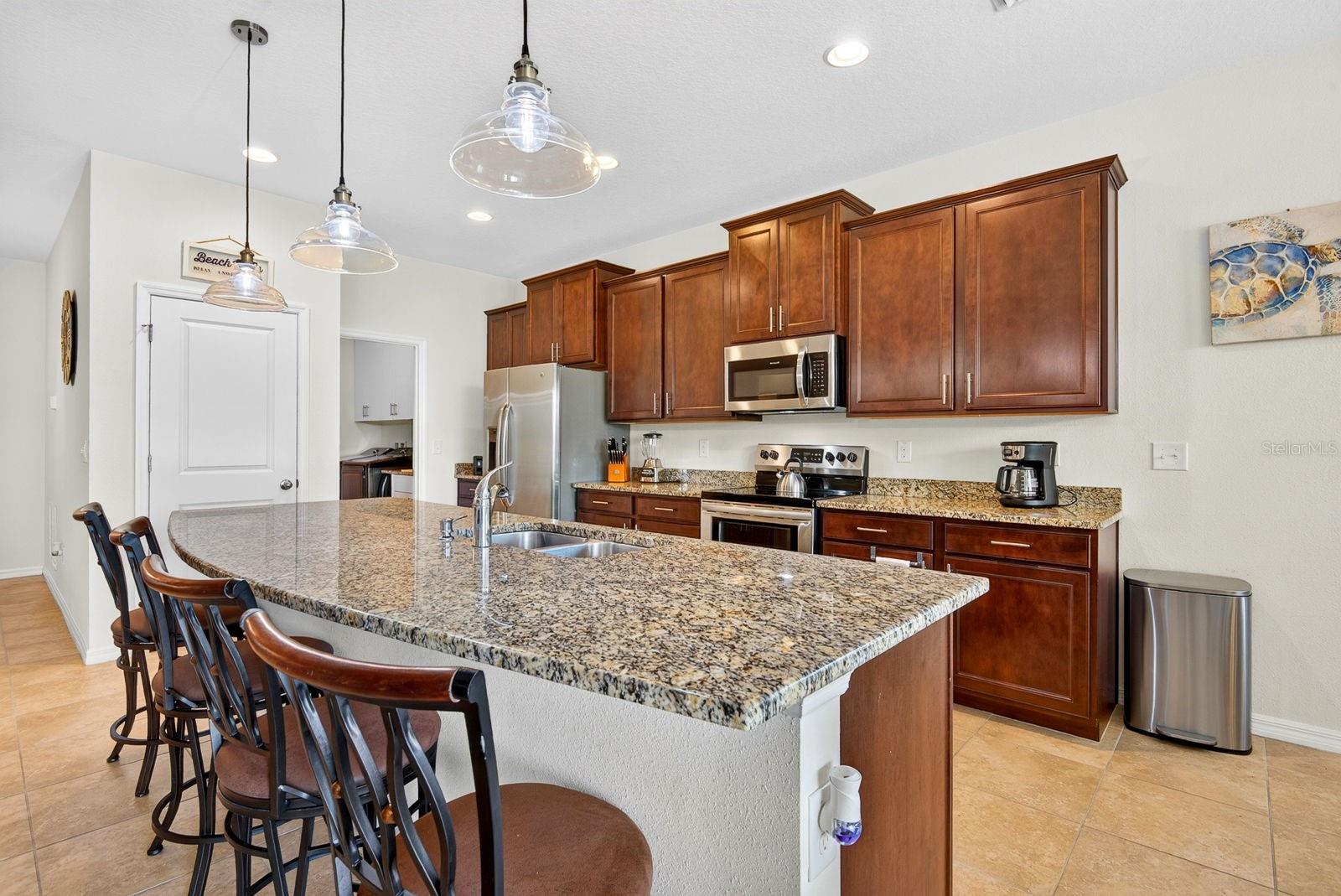 6435 Devesta Loop Property Photo 8