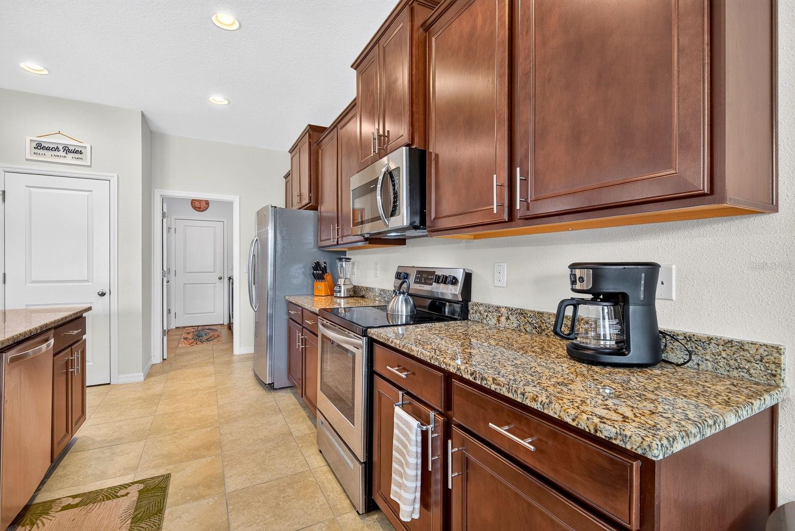 6435 Devesta Loop Property Photo 11