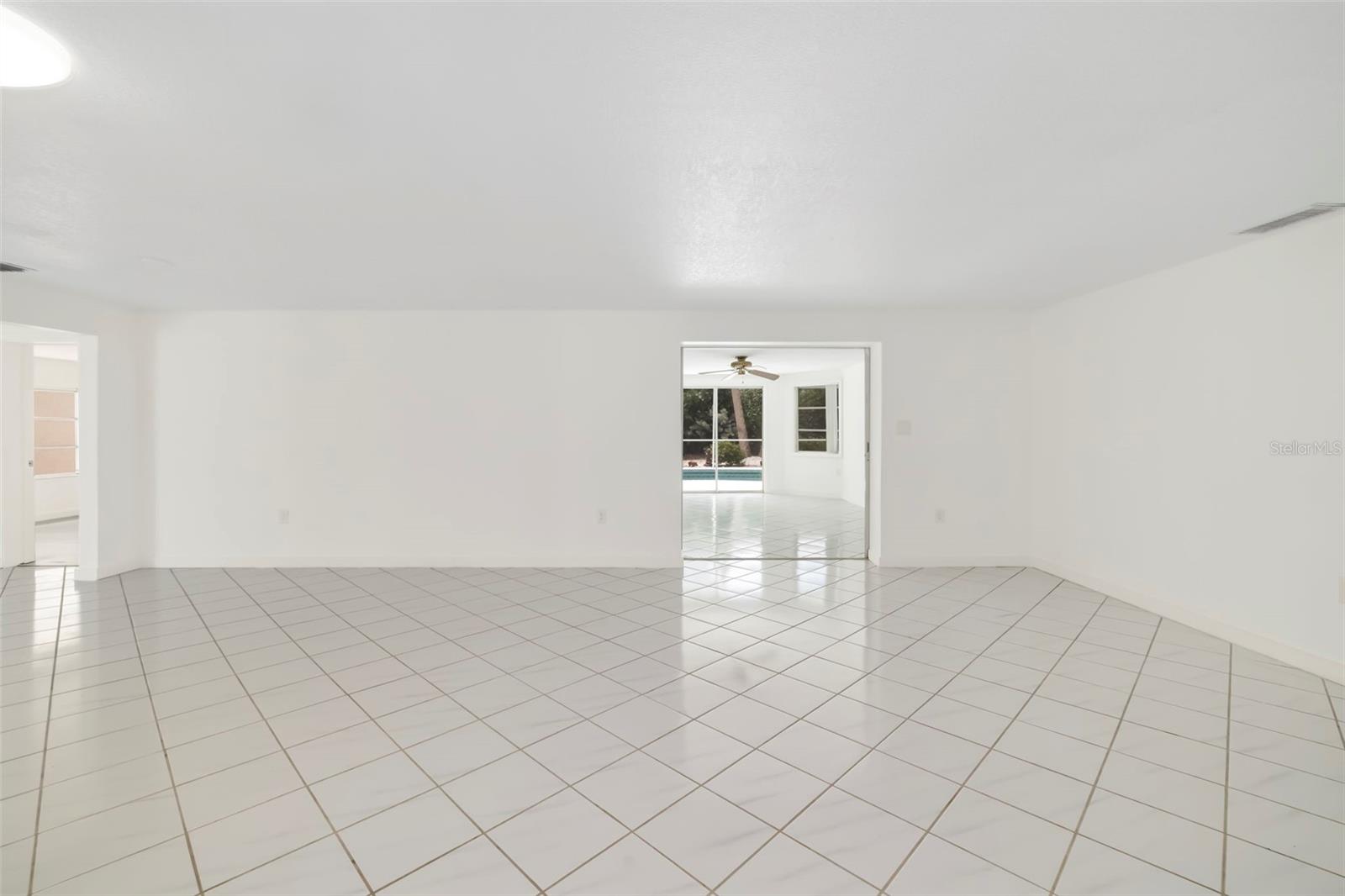708 Garfield Dr Property Photo 7
