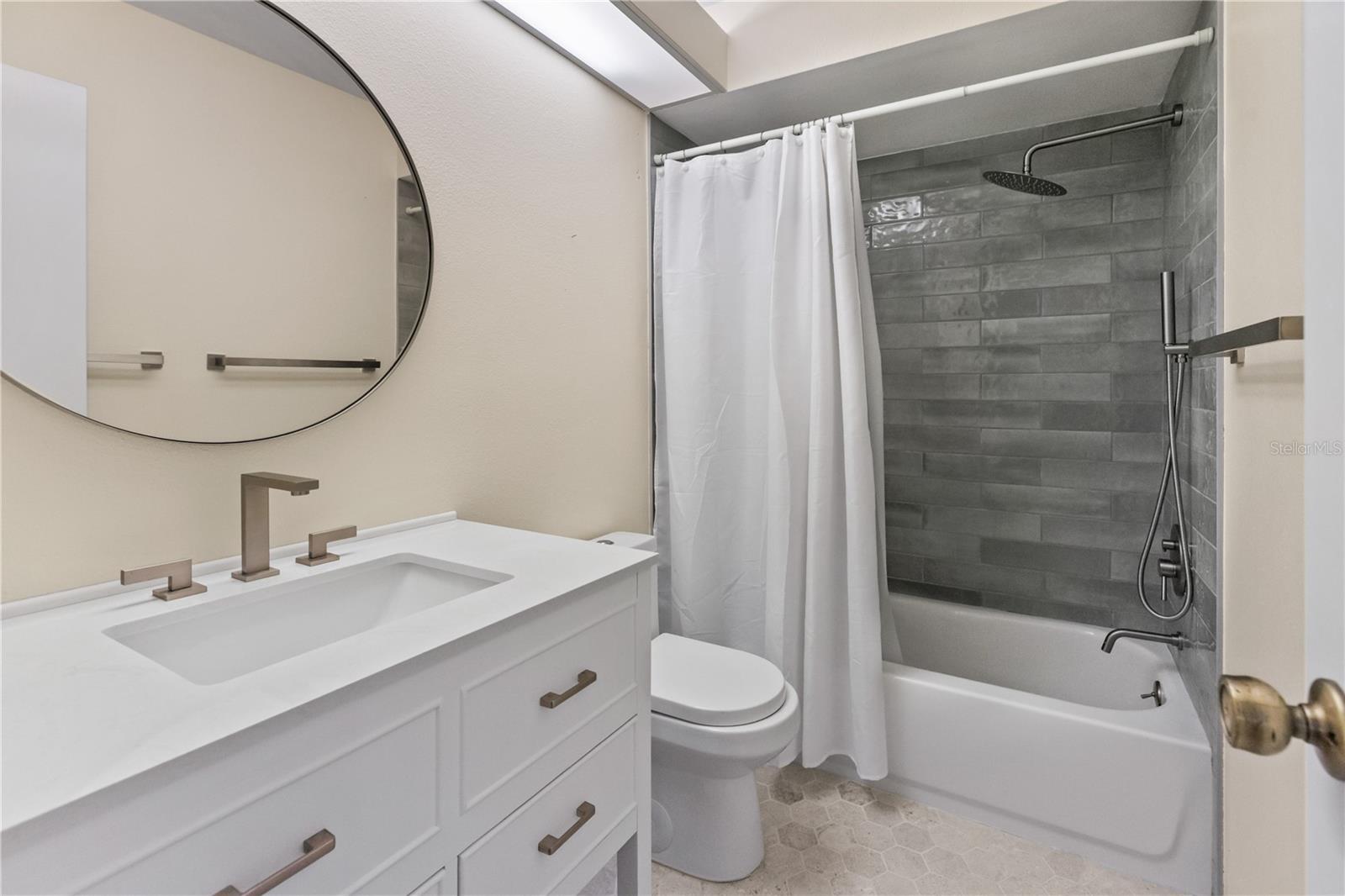 4096 Center Pointe Pl #20b Property Photo 17