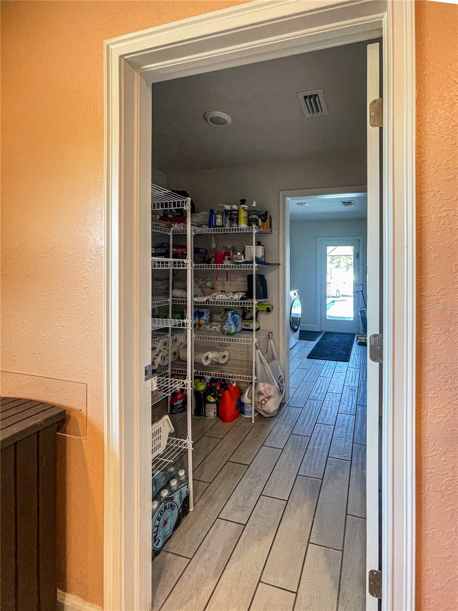 10125 Audrey St Property Photo 6