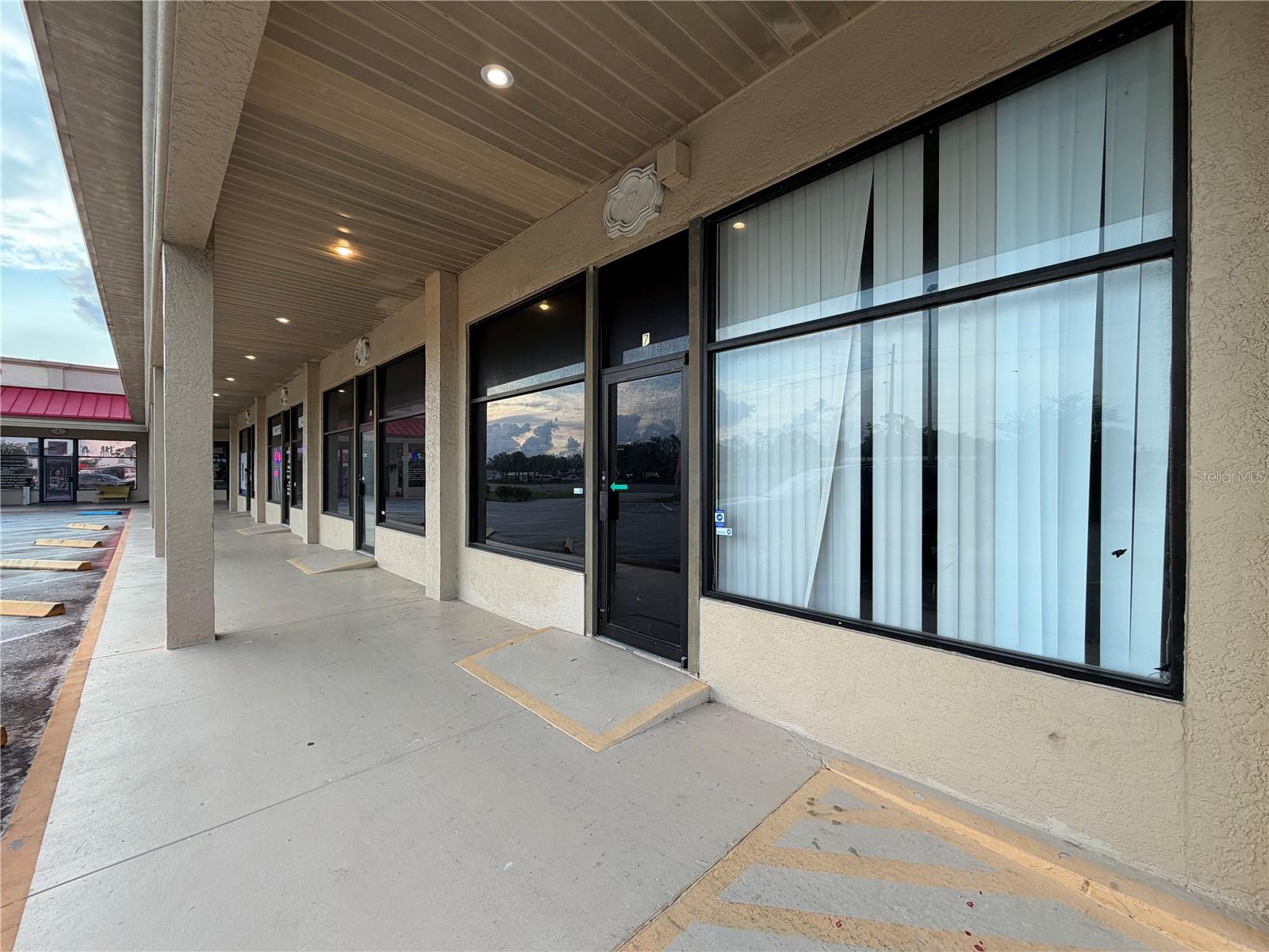 2826 Tamiami Trl #6&7 Property Photo 3