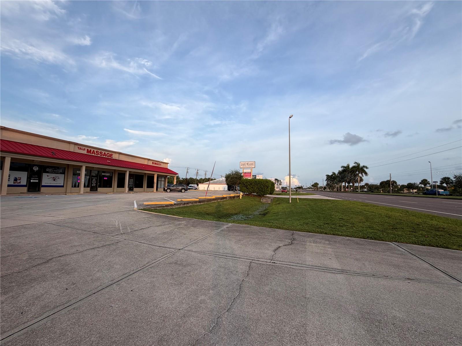 2826 Tamiami Trl #6&7 Property Photo 8
