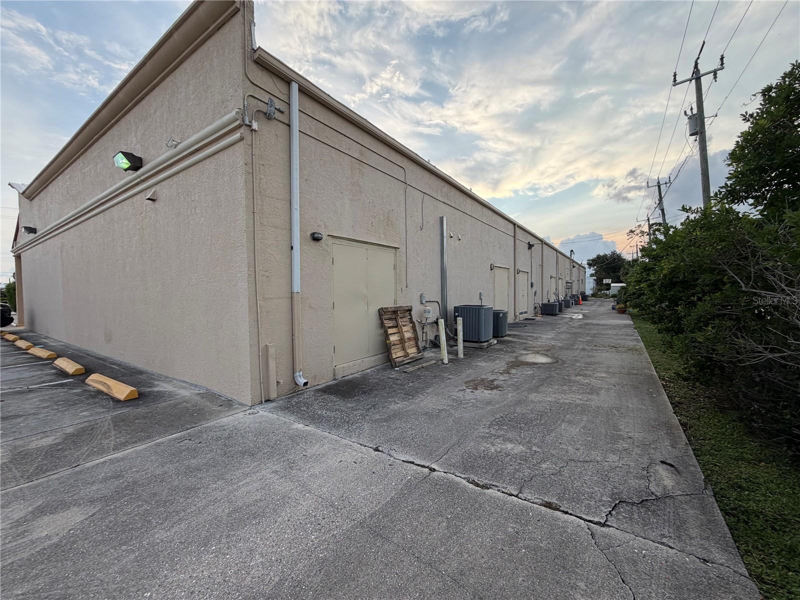 2826 Tamiami Trl #6&7 Property Photo 24