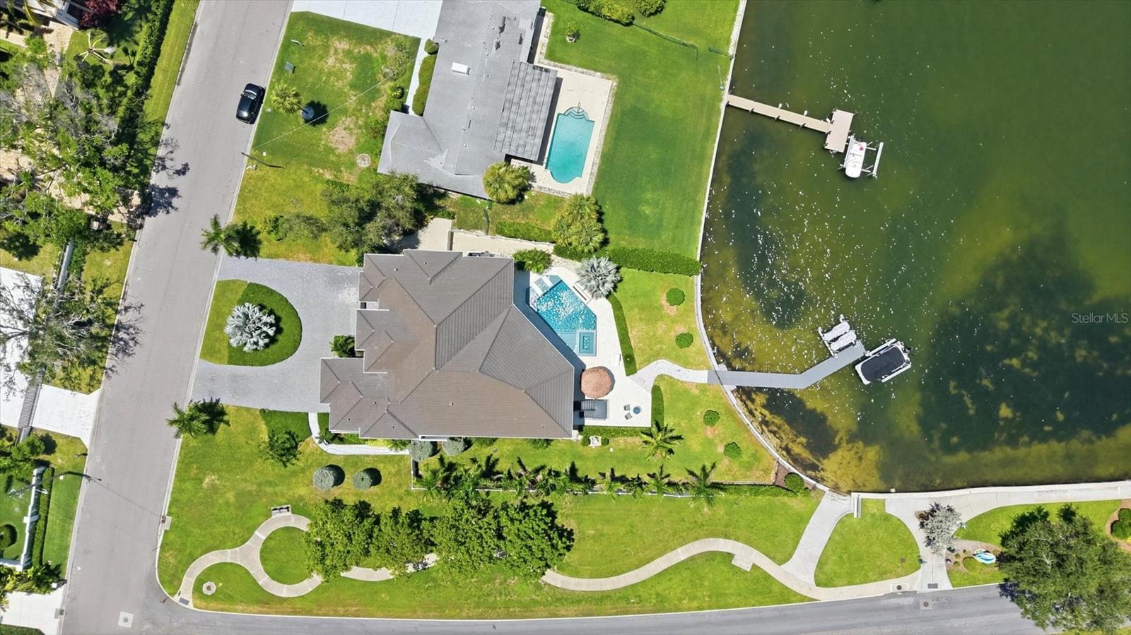 387 S Shore Dr Property Photo 2