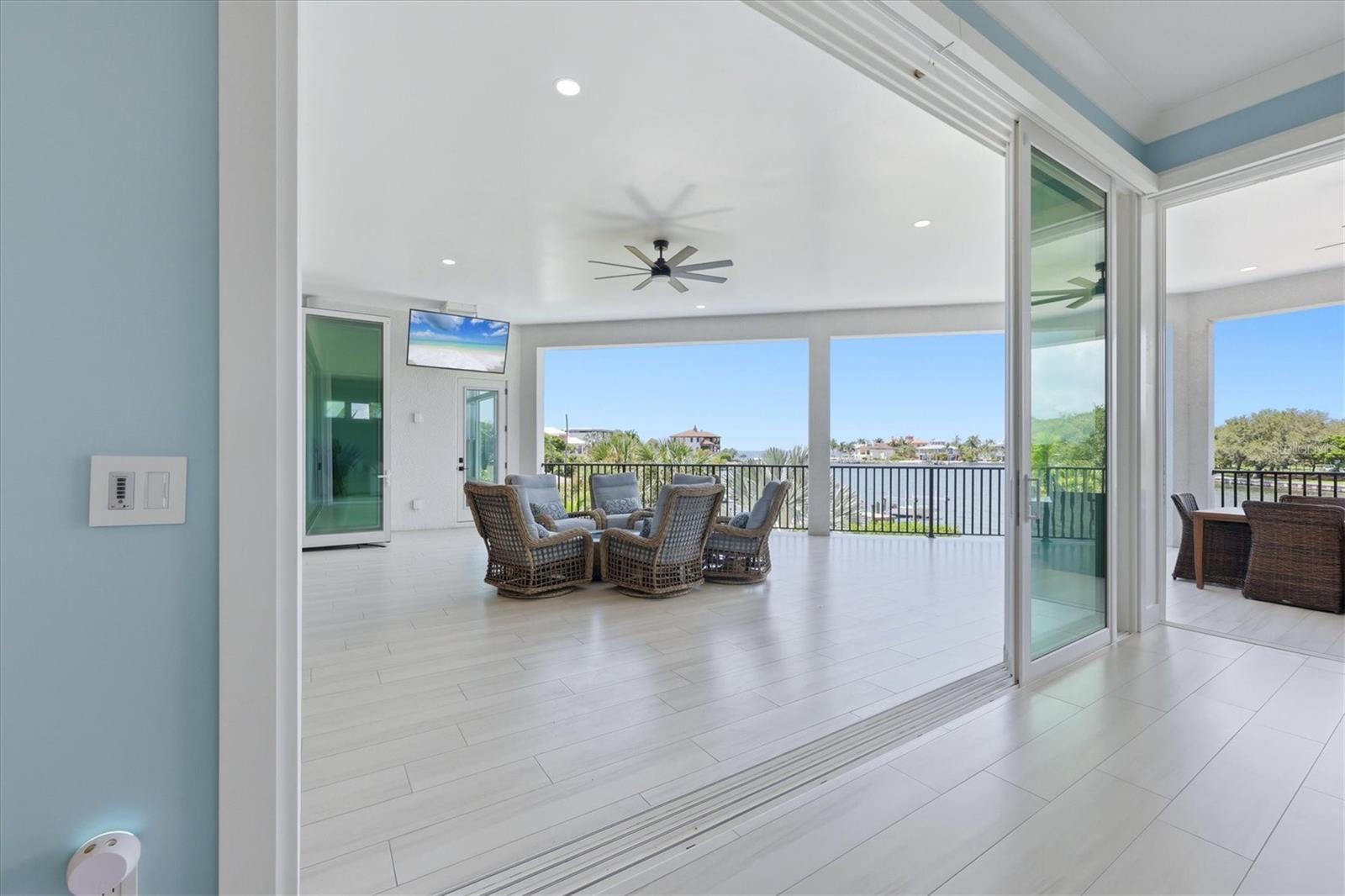387 S Shore Dr Property Photo 24
