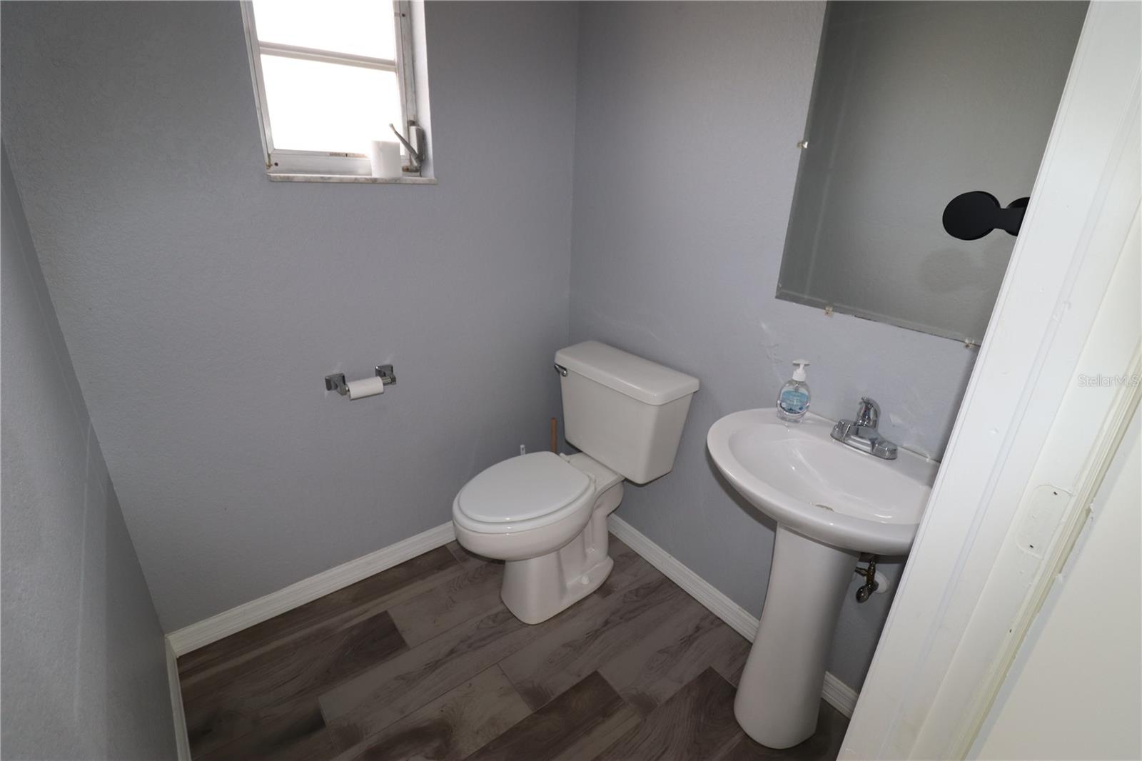 18350 Paulson Dr #d-2 Property Photo 5