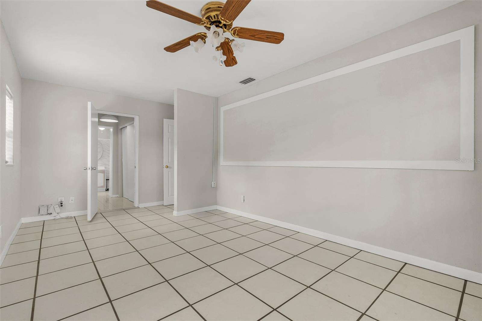 415 49th St W Property Photo 17