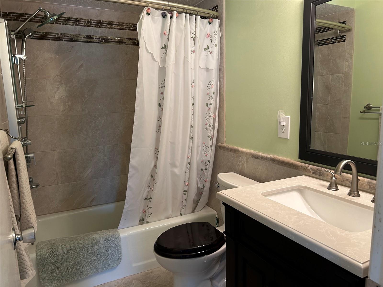 1359 Glendale Cir W #214 Property Photo 12