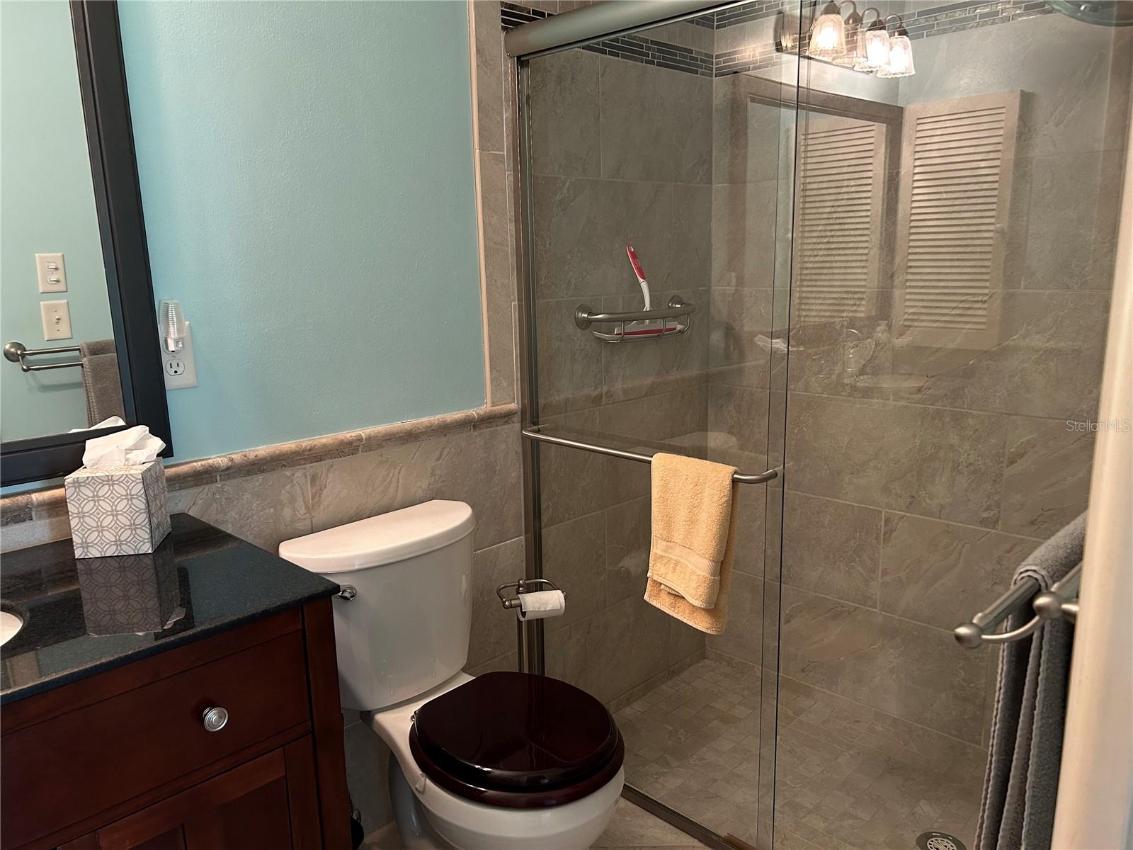 1359 Glendale Cir W #214 Property Photo 18