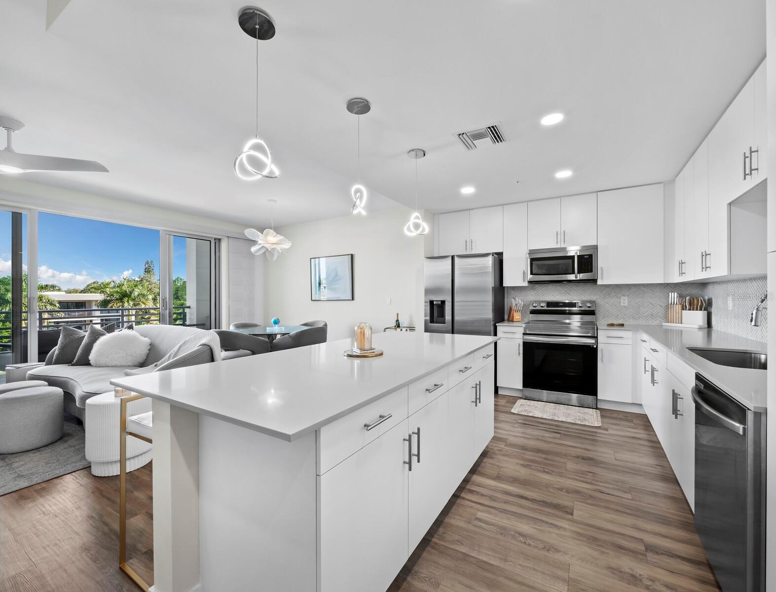 1709 N Tamiami Trl #418 Property Photo 18