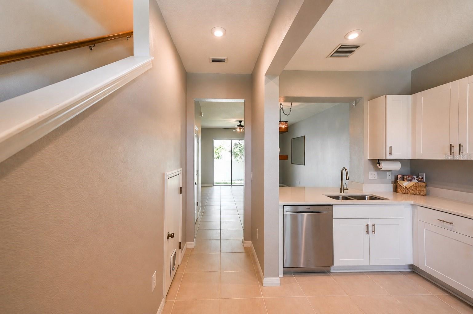 6130 Fairmont Ln Property Photo 4