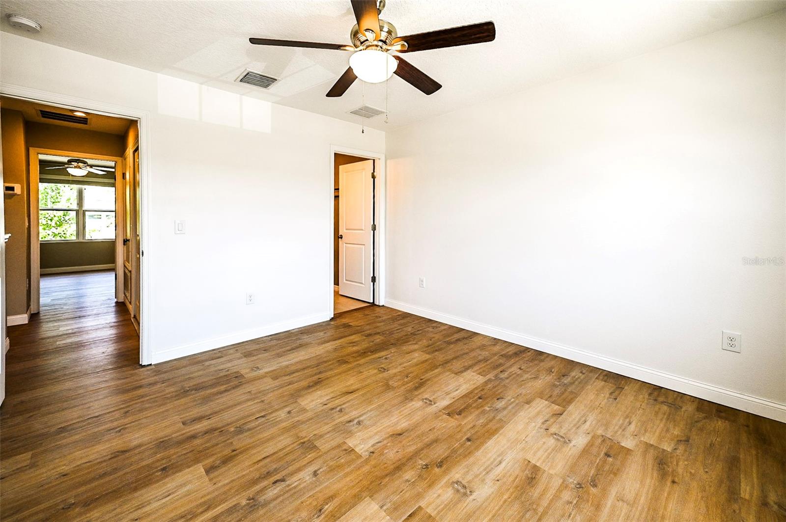 6130 Fairmont Ln Property Photo 16