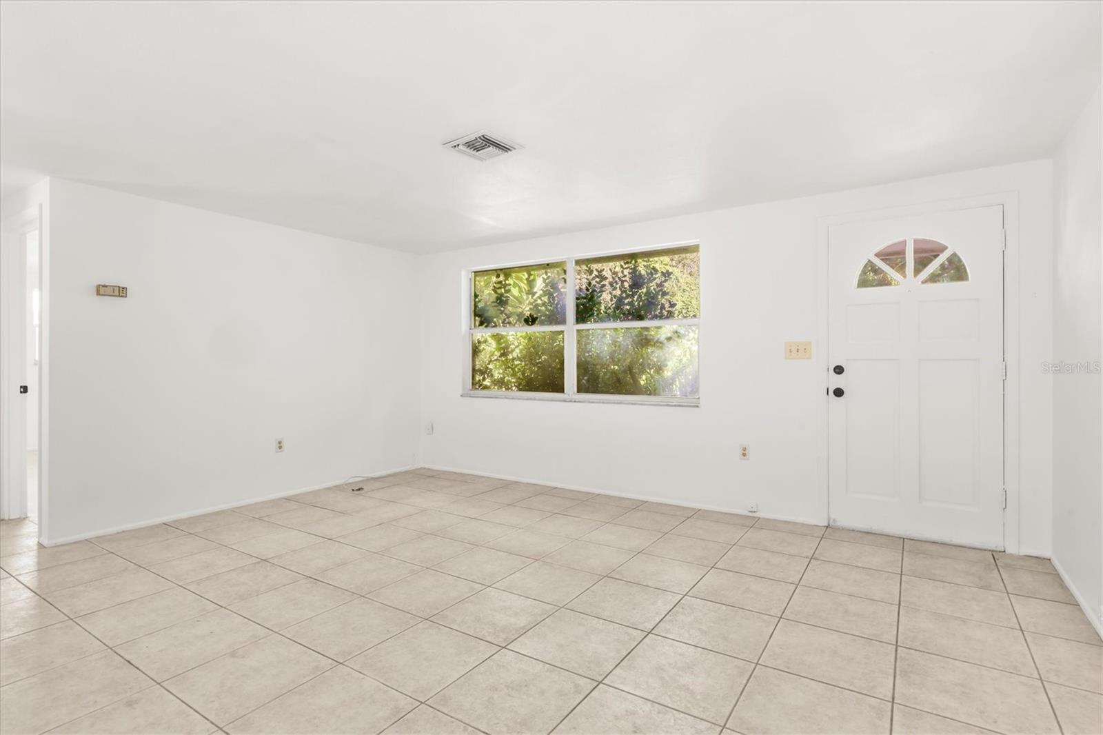 260 Shamrock Dr Property Photo 6
