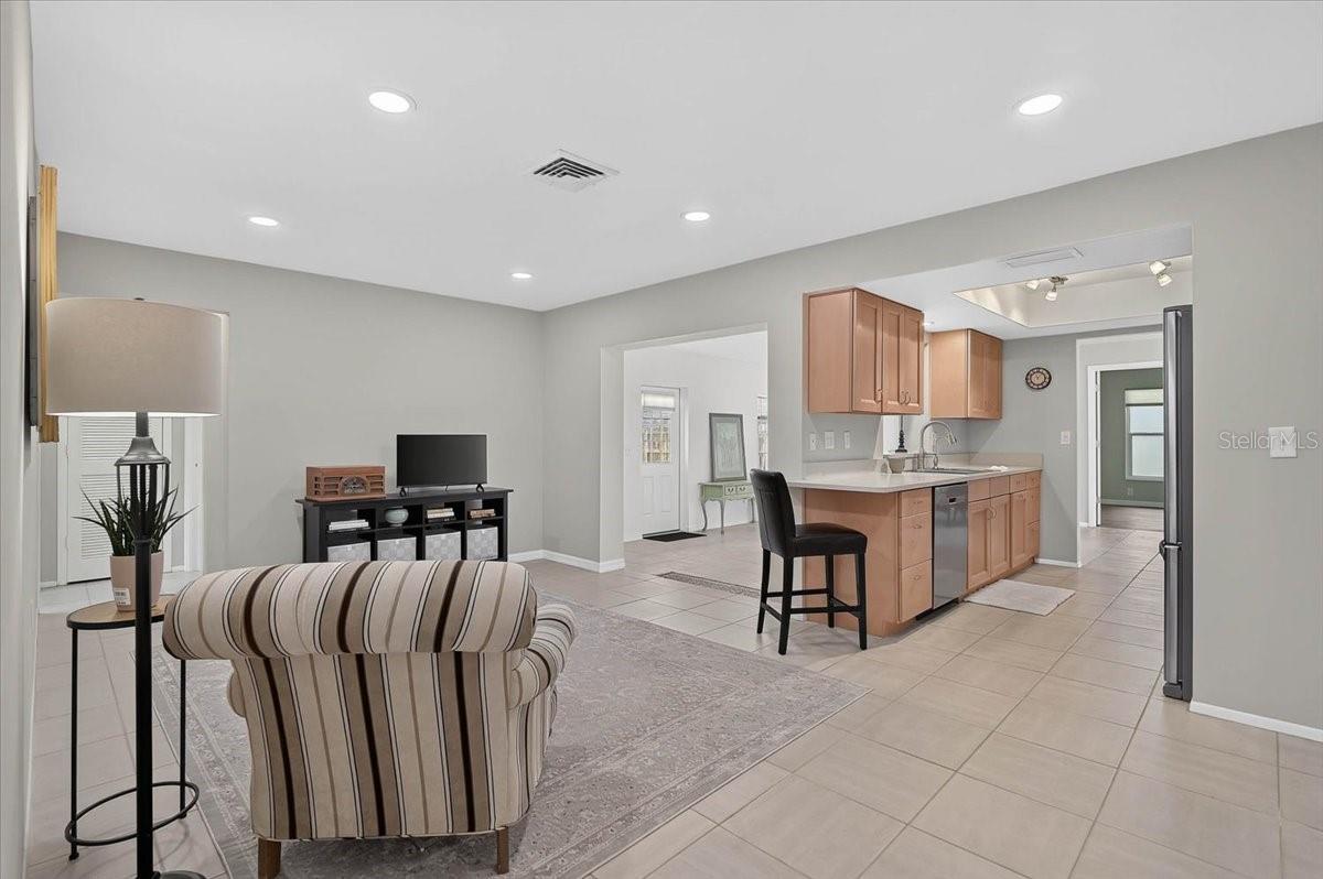 48 Dade Ave Property Photo 2