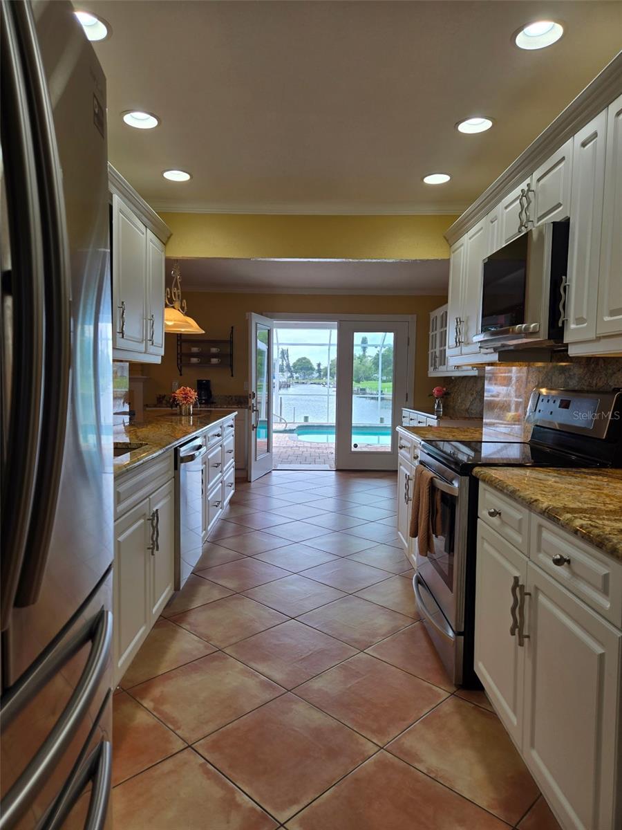 9312 Kingston Rd Property Photo 13