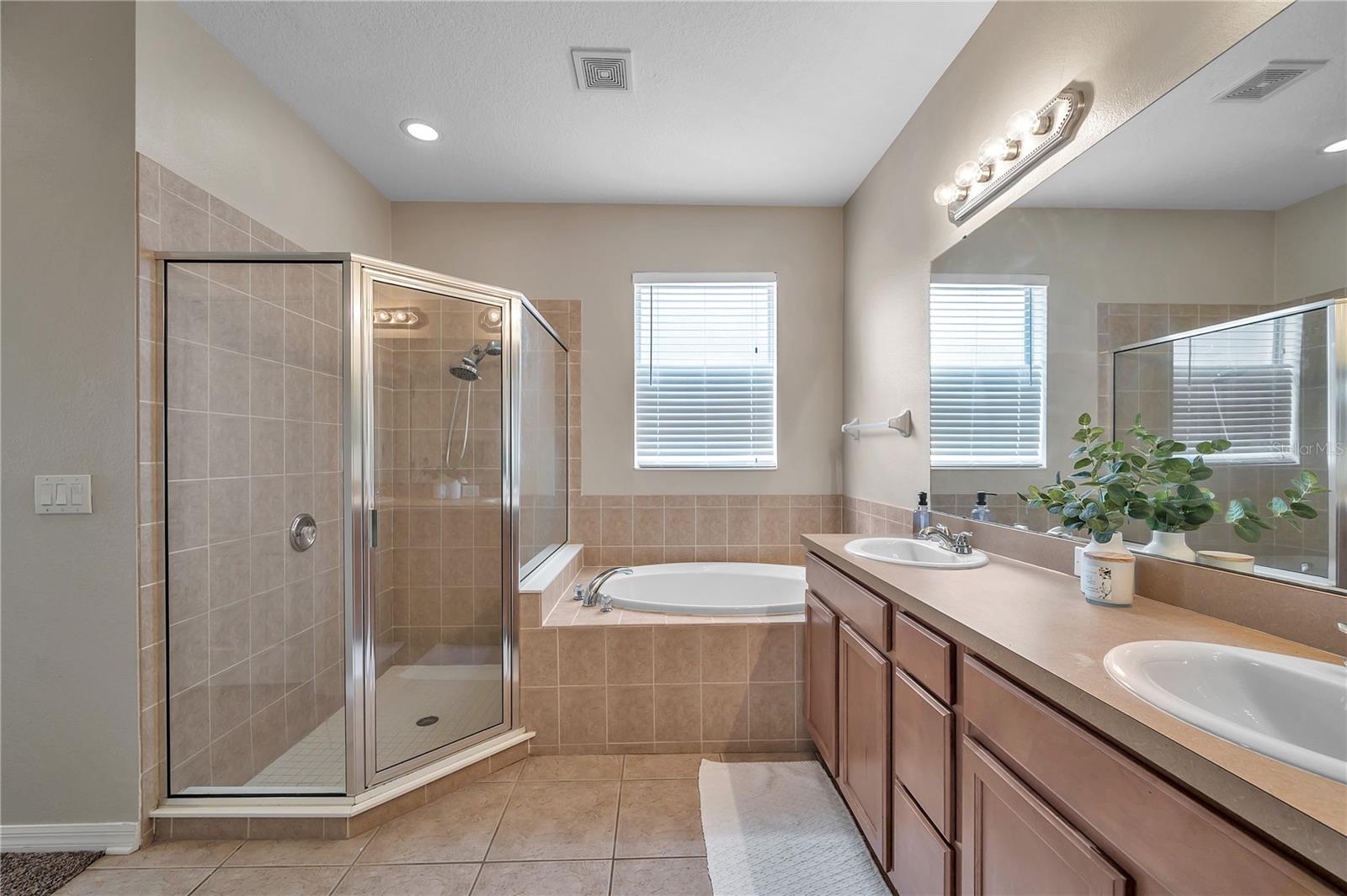 402 Halifax Bay Ct Property Photo 47