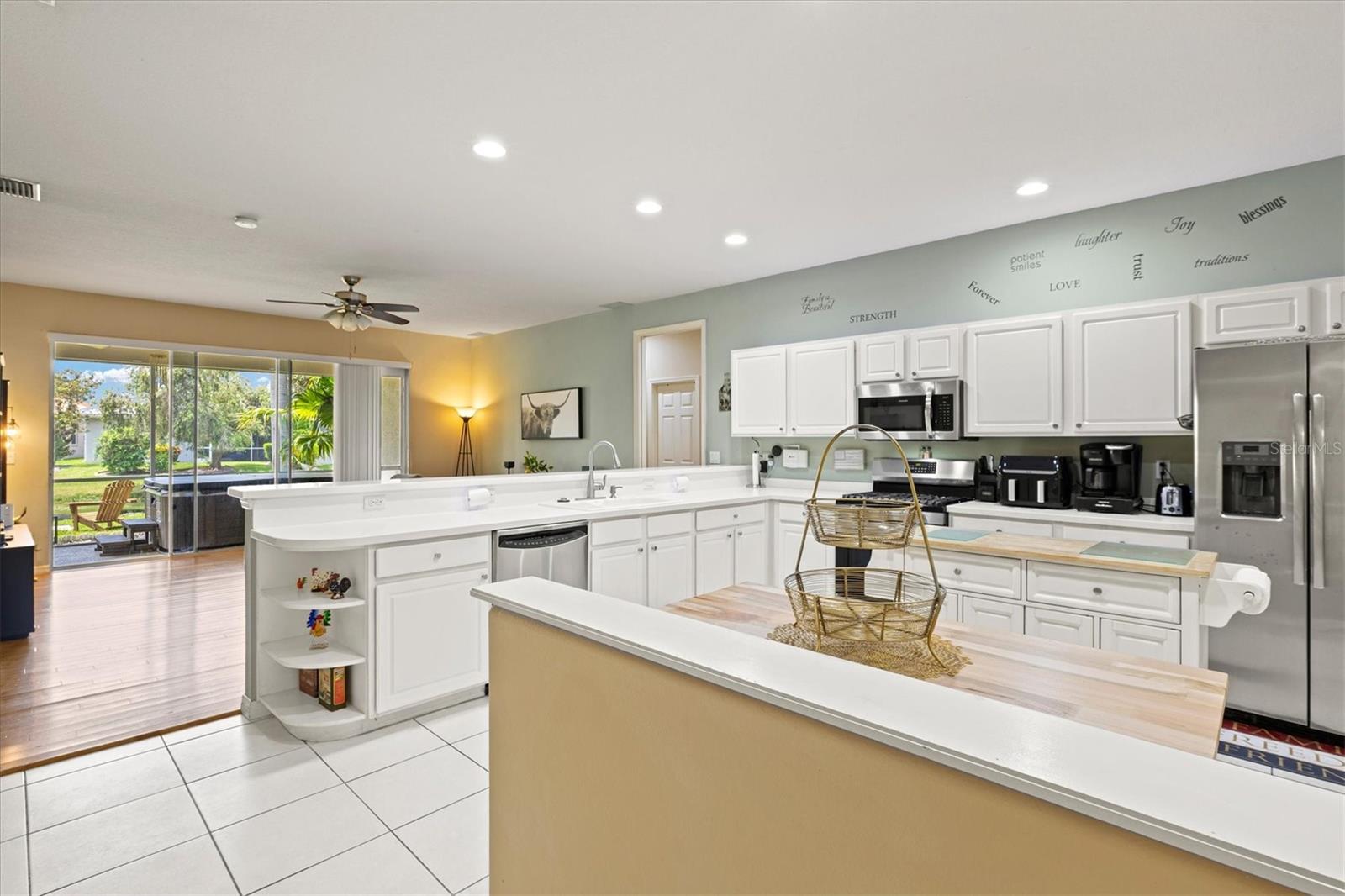 6252 Donnington Ct Property Photo 10