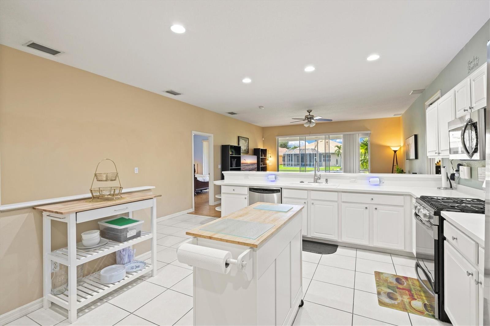 6252 Donnington Ct Property Photo 14