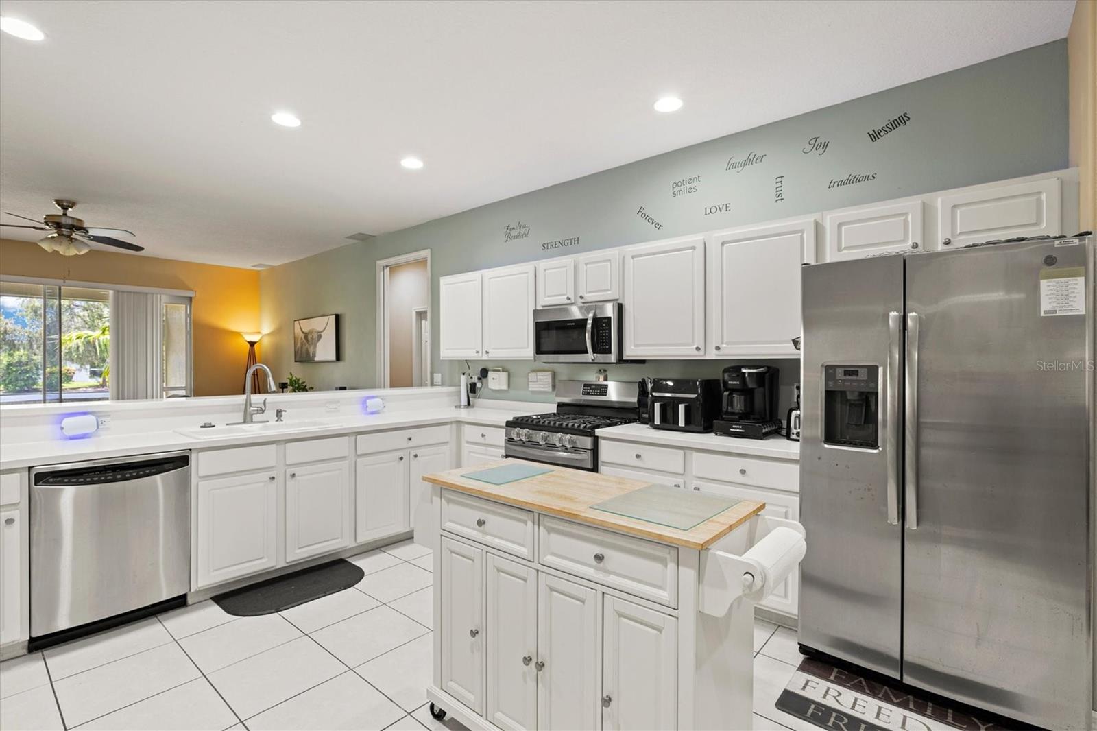 6252 Donnington Ct Property Photo 15