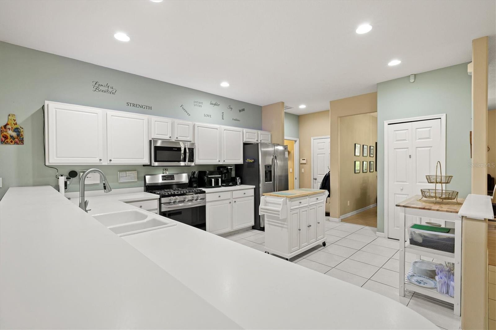 6252 Donnington Ct Property Photo 17