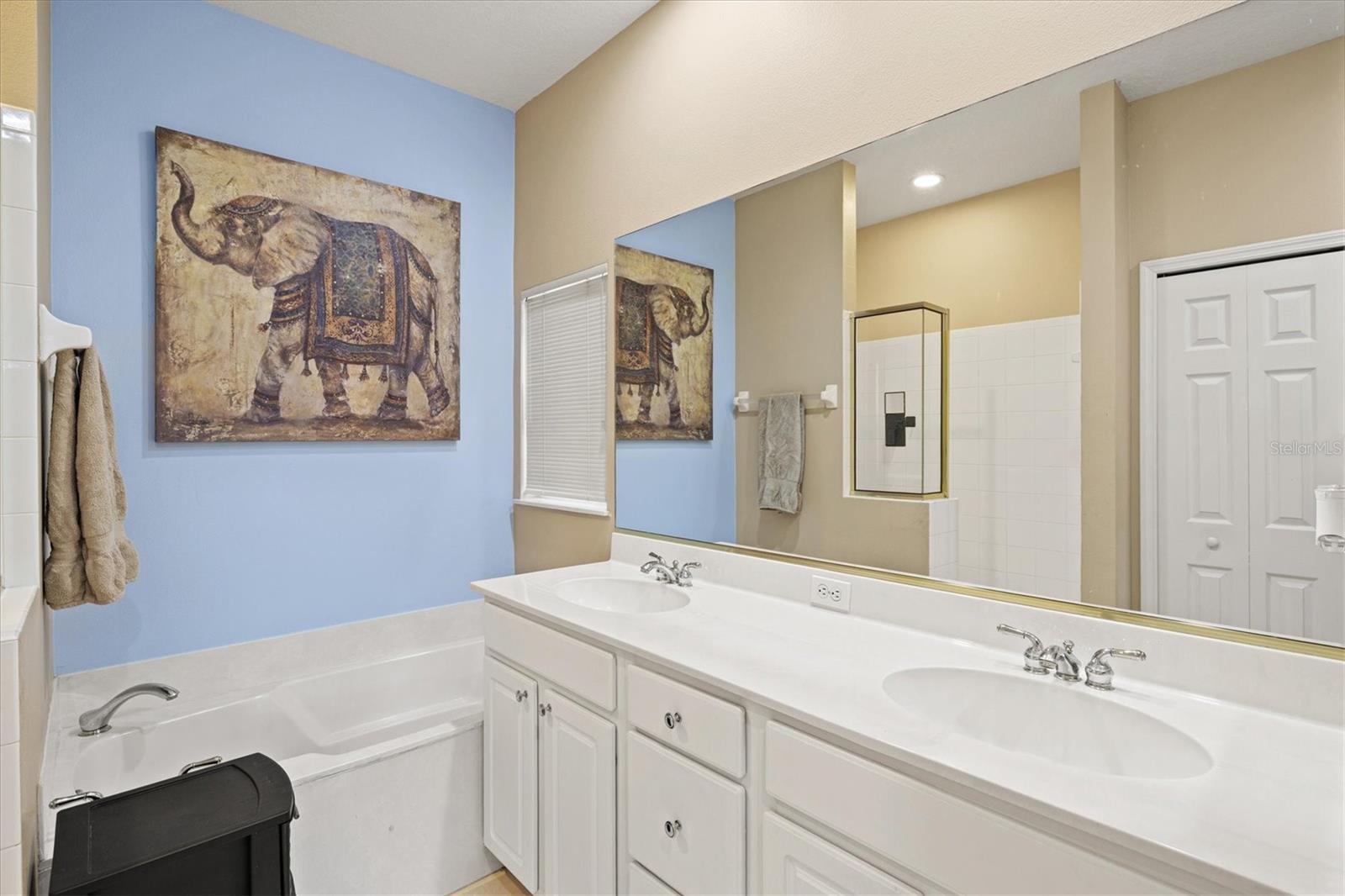 6252 Donnington Ct Property Photo 28