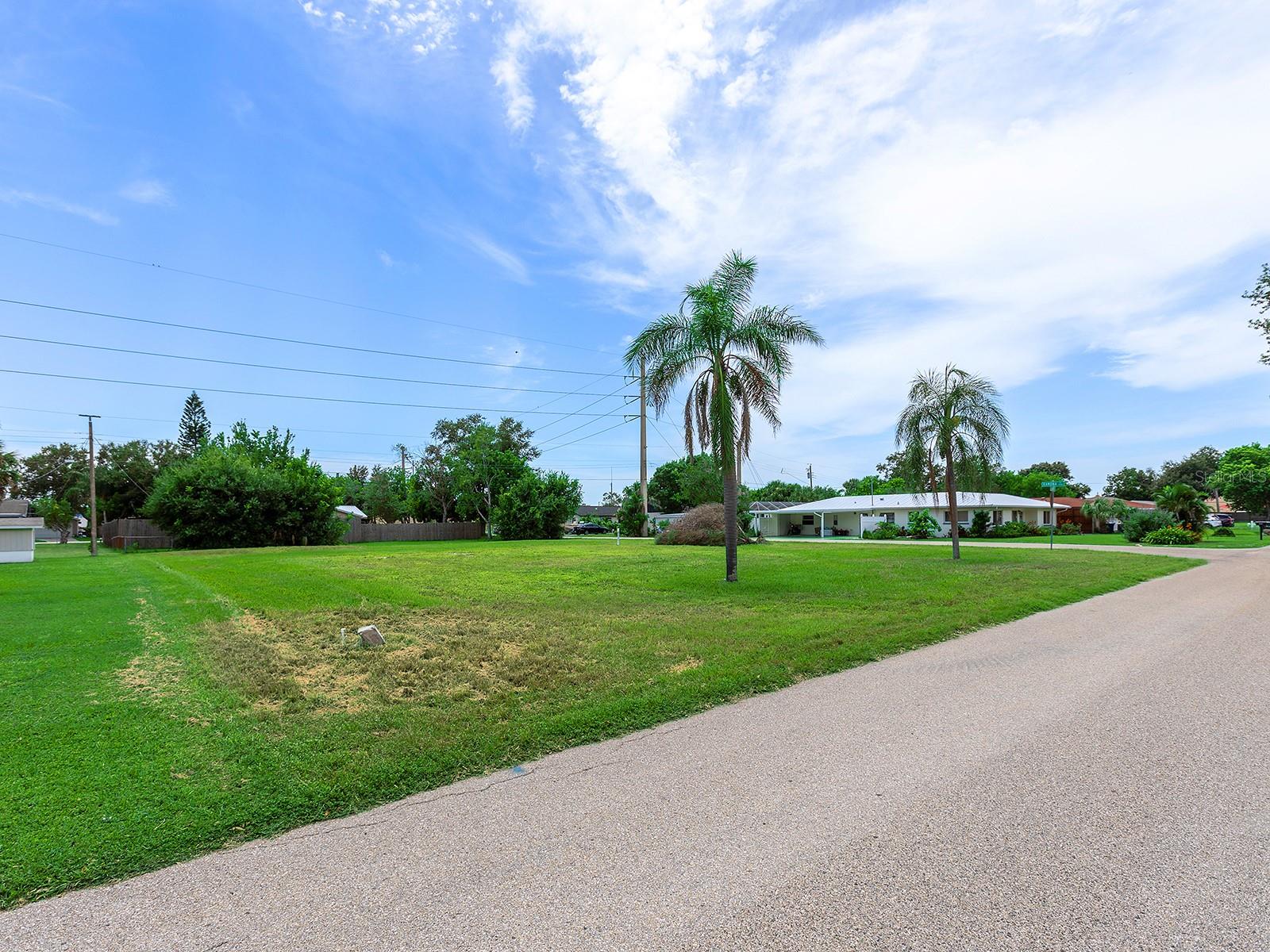 2110 Sandrala Dr Property Photo 4
