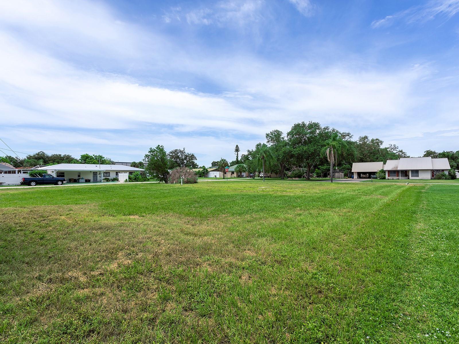 2110 Sandrala Dr Property Photo 5
