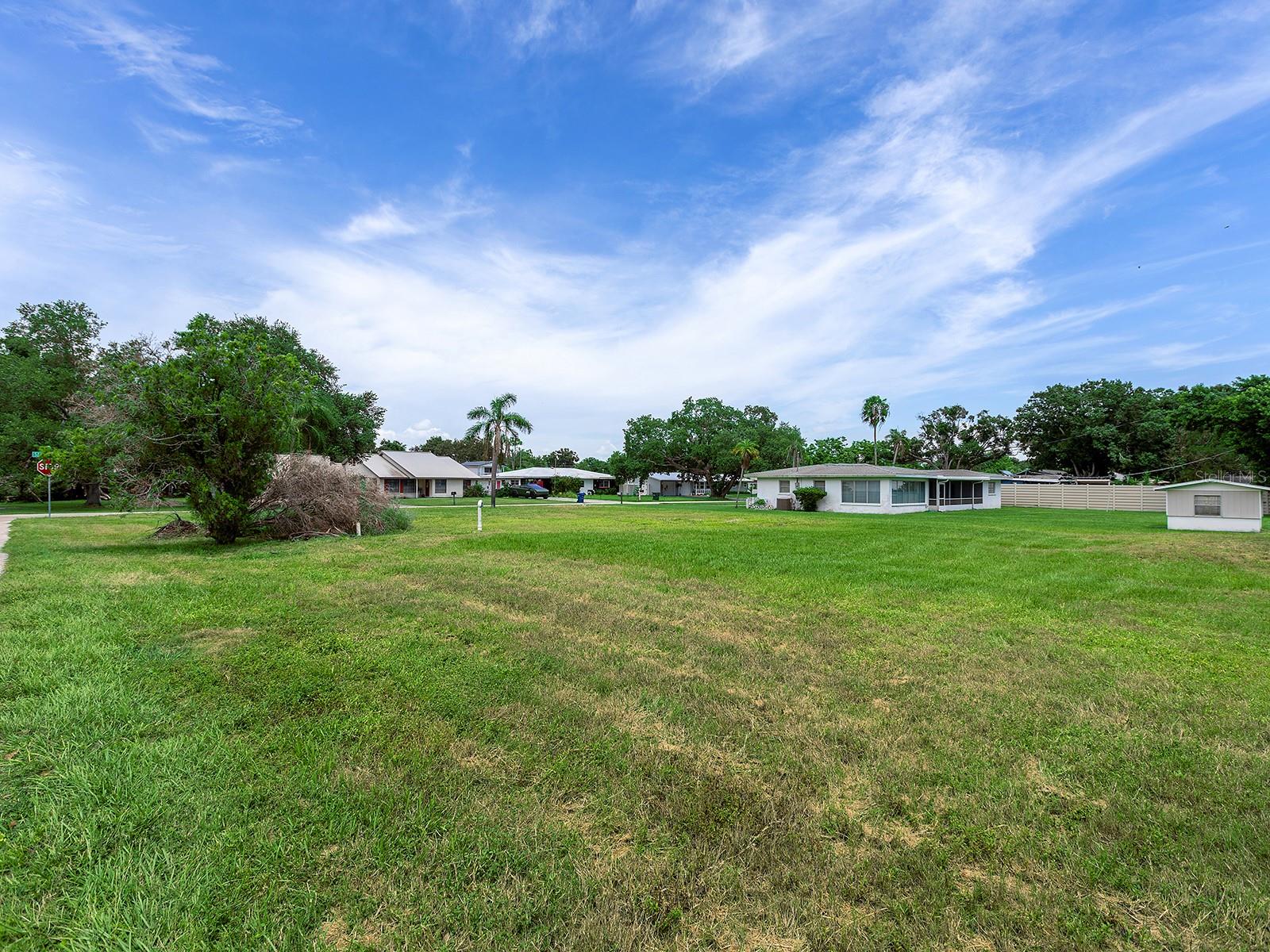 2110 Sandrala Dr Property Photo 7