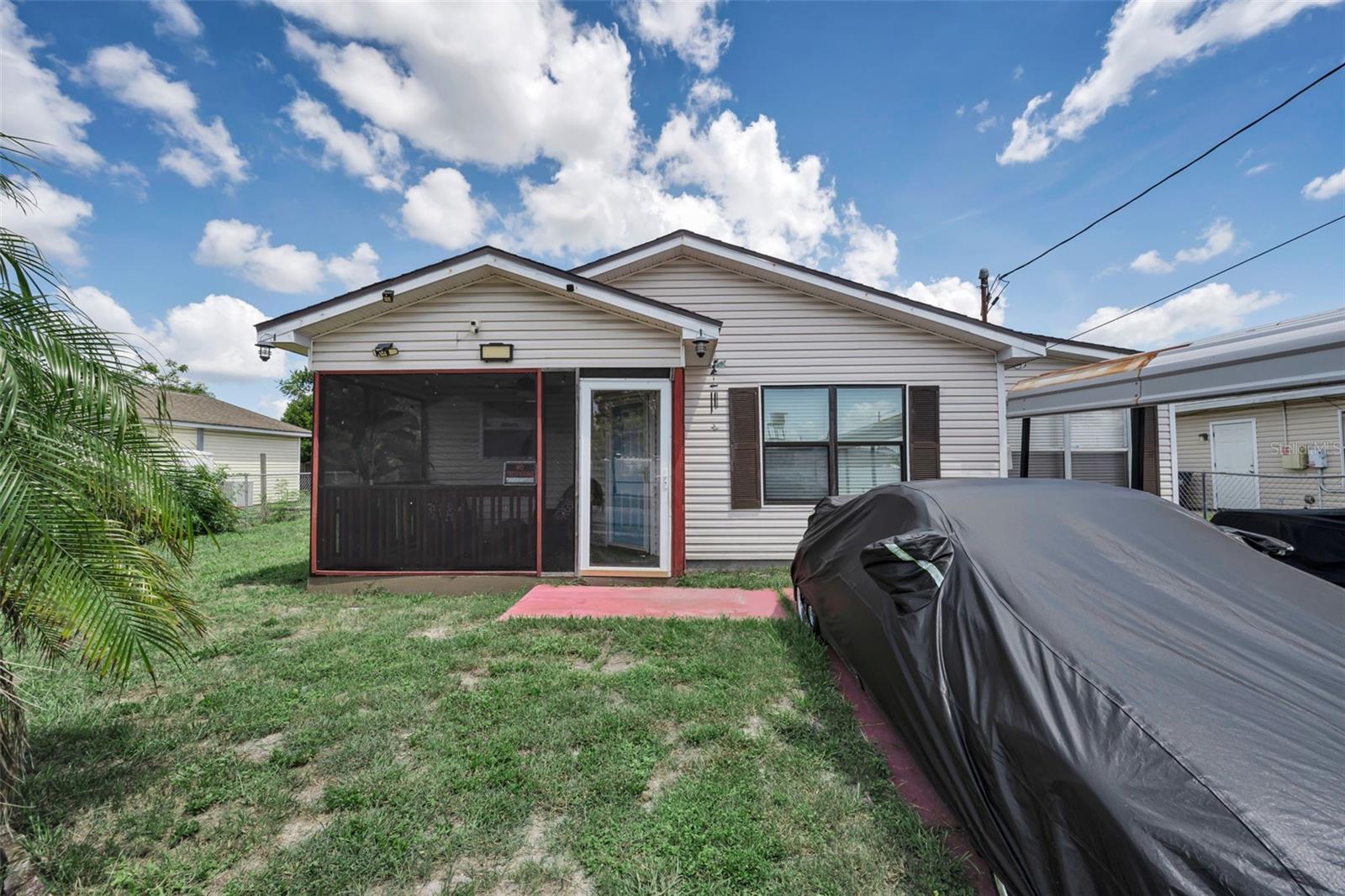 7526 CAROLTON CIR