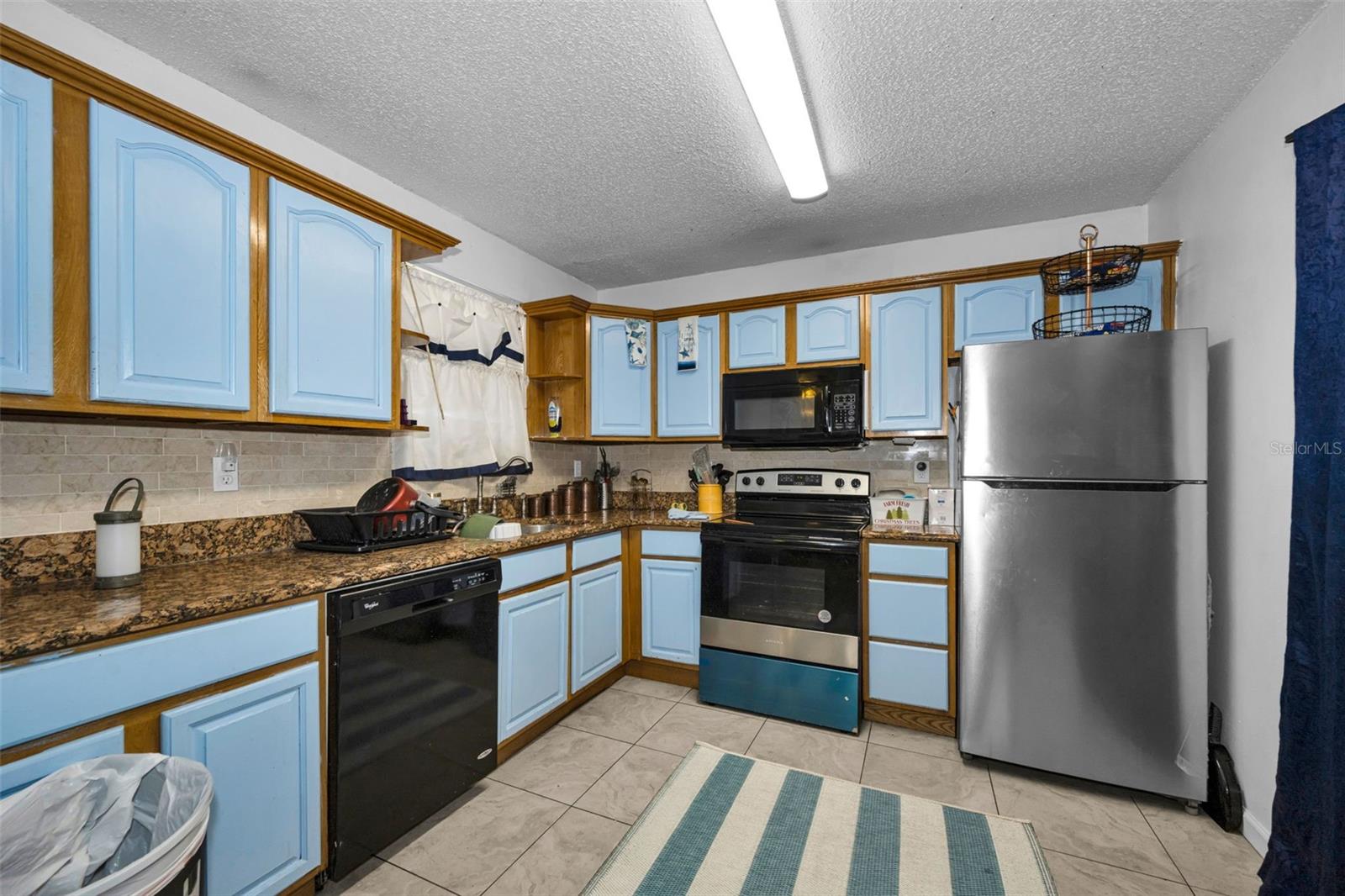 7526 Carolton Cir Property Photo 16