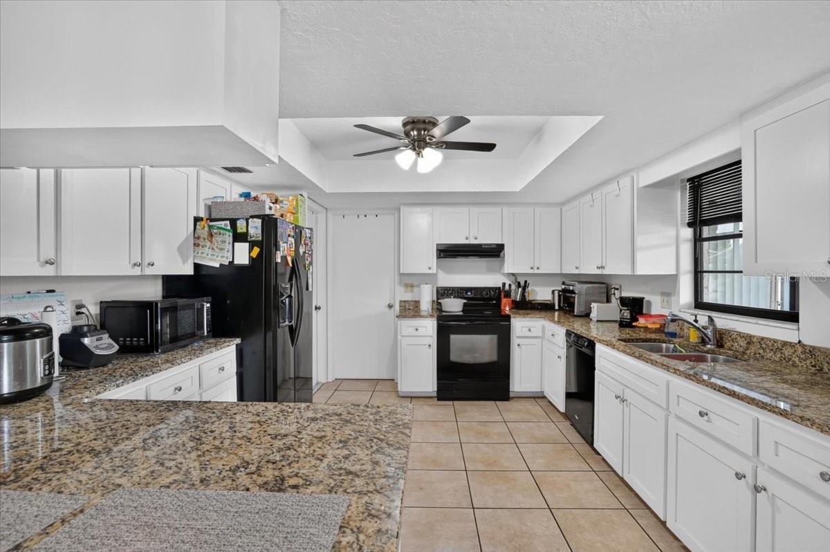 5031 Brandeis Cir S Property Photo 14