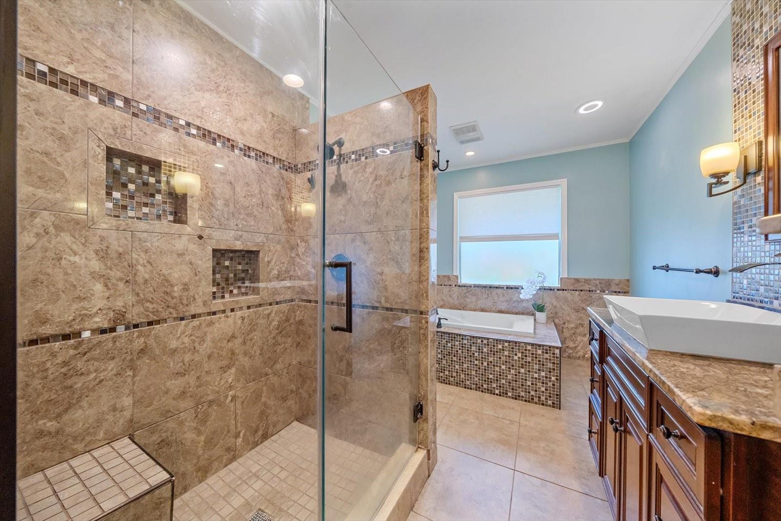 6840 Country Lakes Cir Property Photo 17