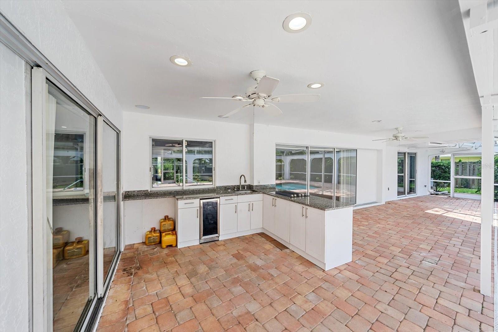 6840 Country Lakes Cir Property Photo 23