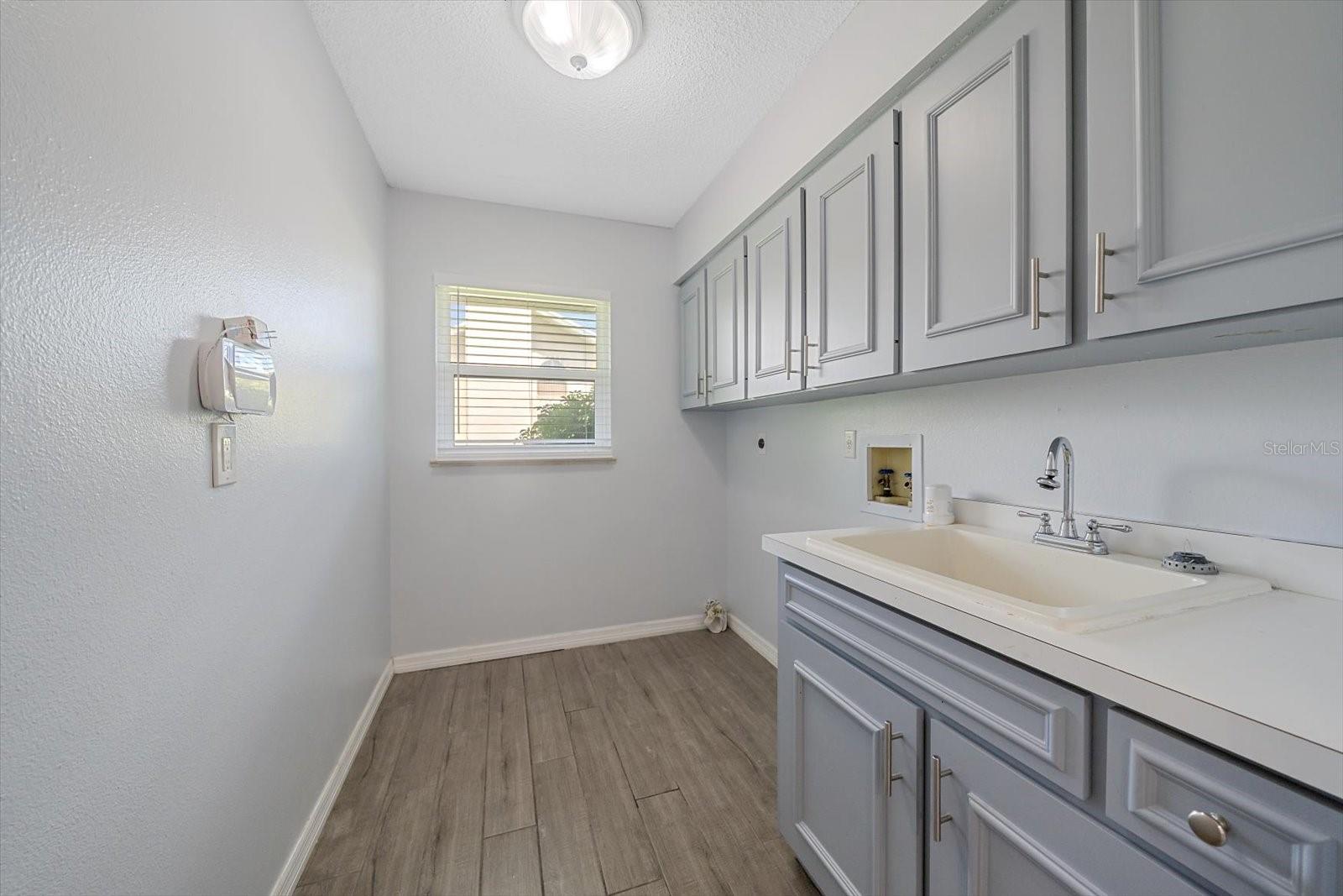 6840 Country Lakes Cir Property Photo 25