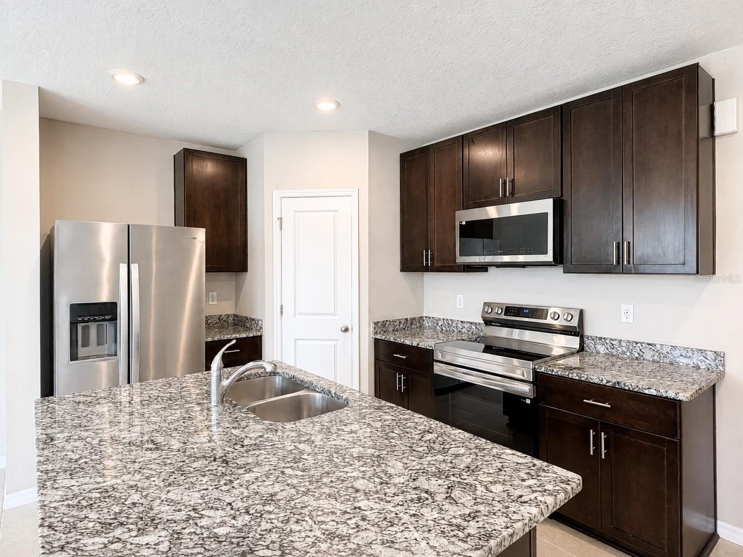 17048 Coral Key Dr Property Photo 16