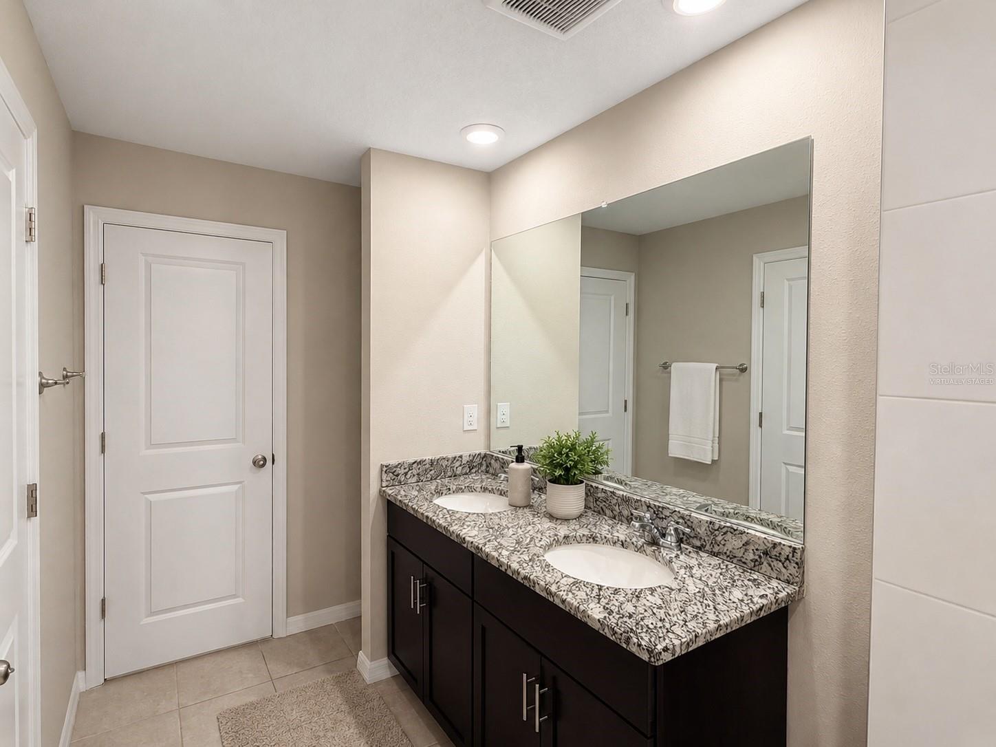 17048 Coral Key Dr Property Photo 40
