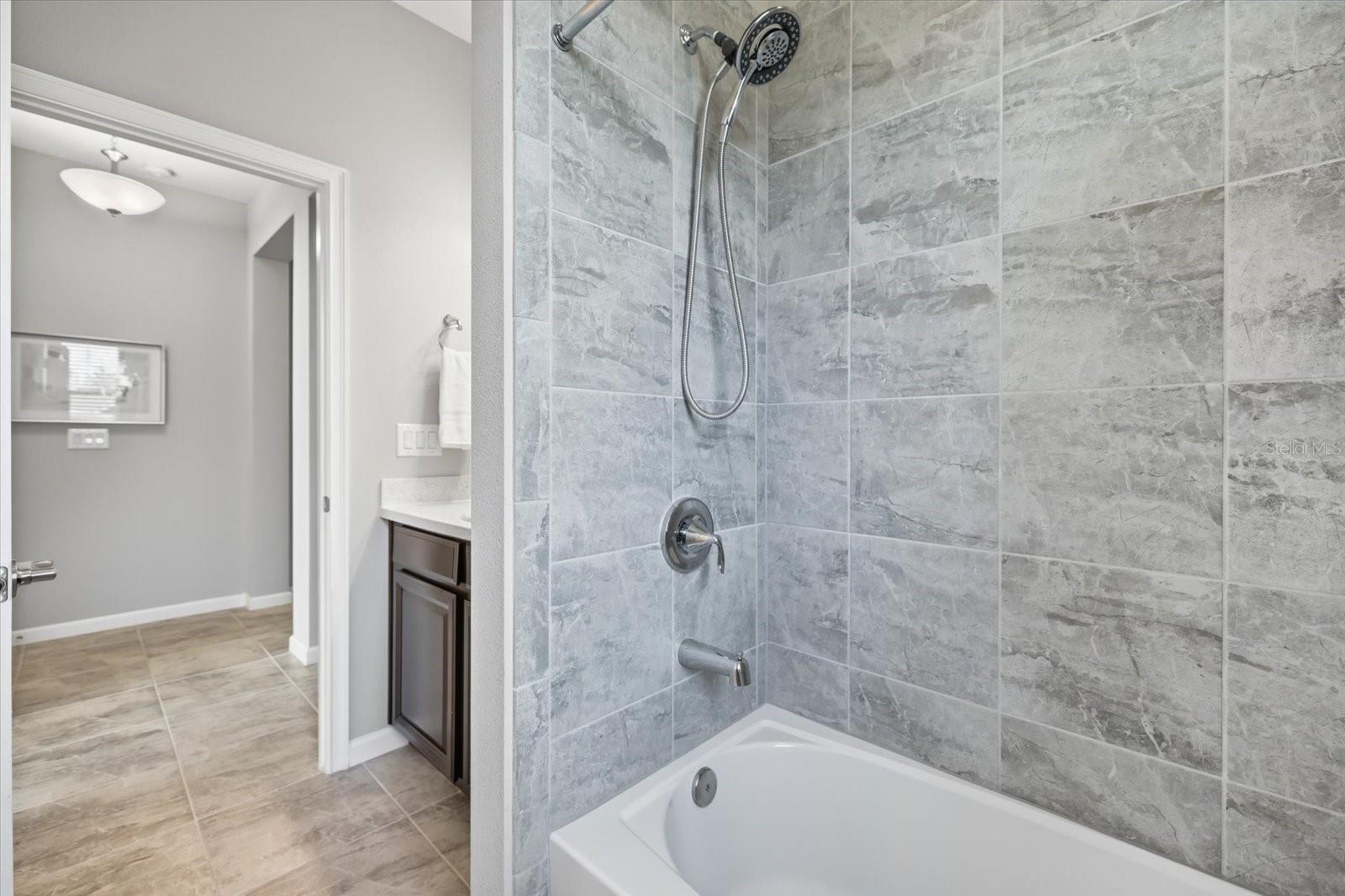 11243 Spring Gate Trl Property Photo 28